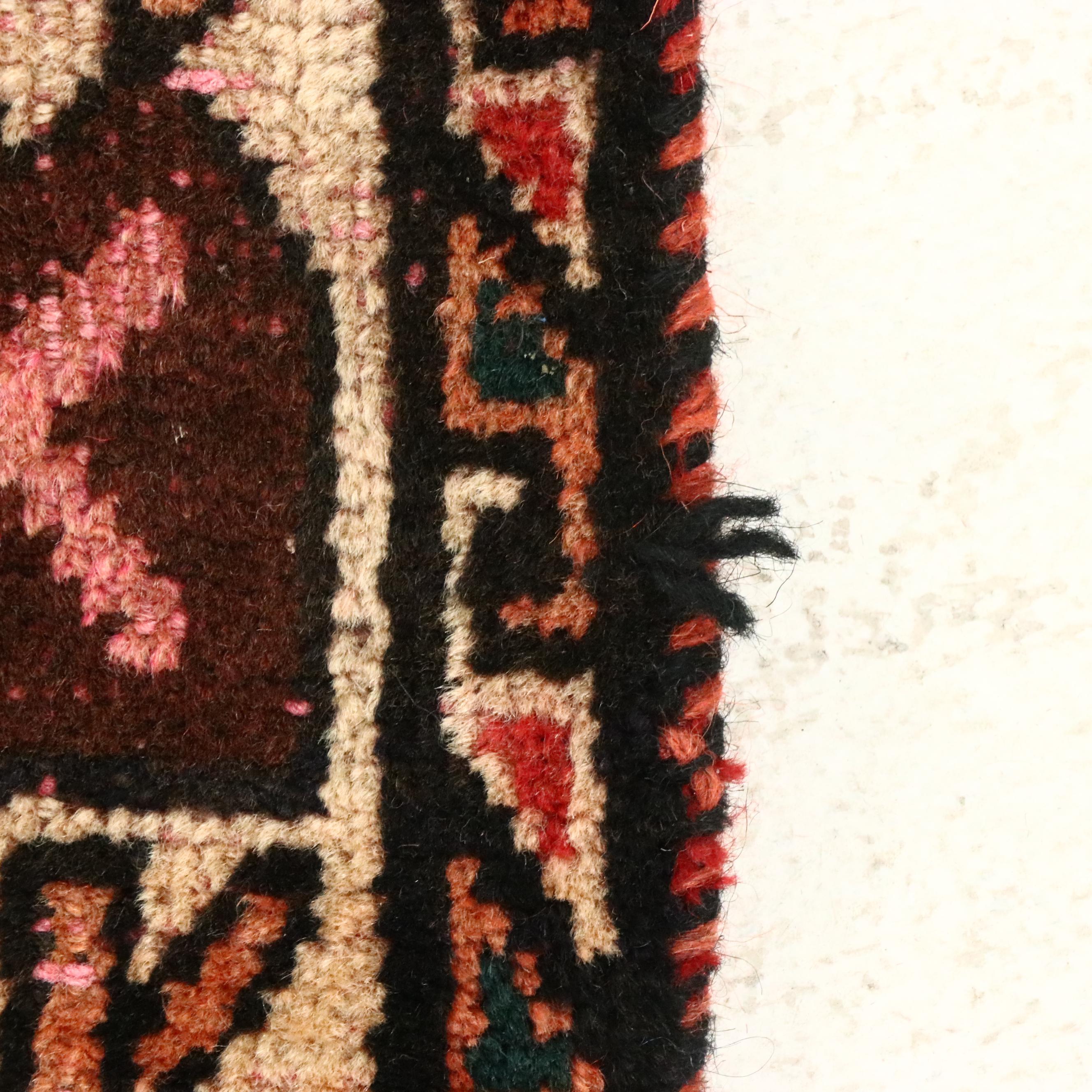 4'10 x 8'10 Hand-Knotted Persian Qashqai Area Rug