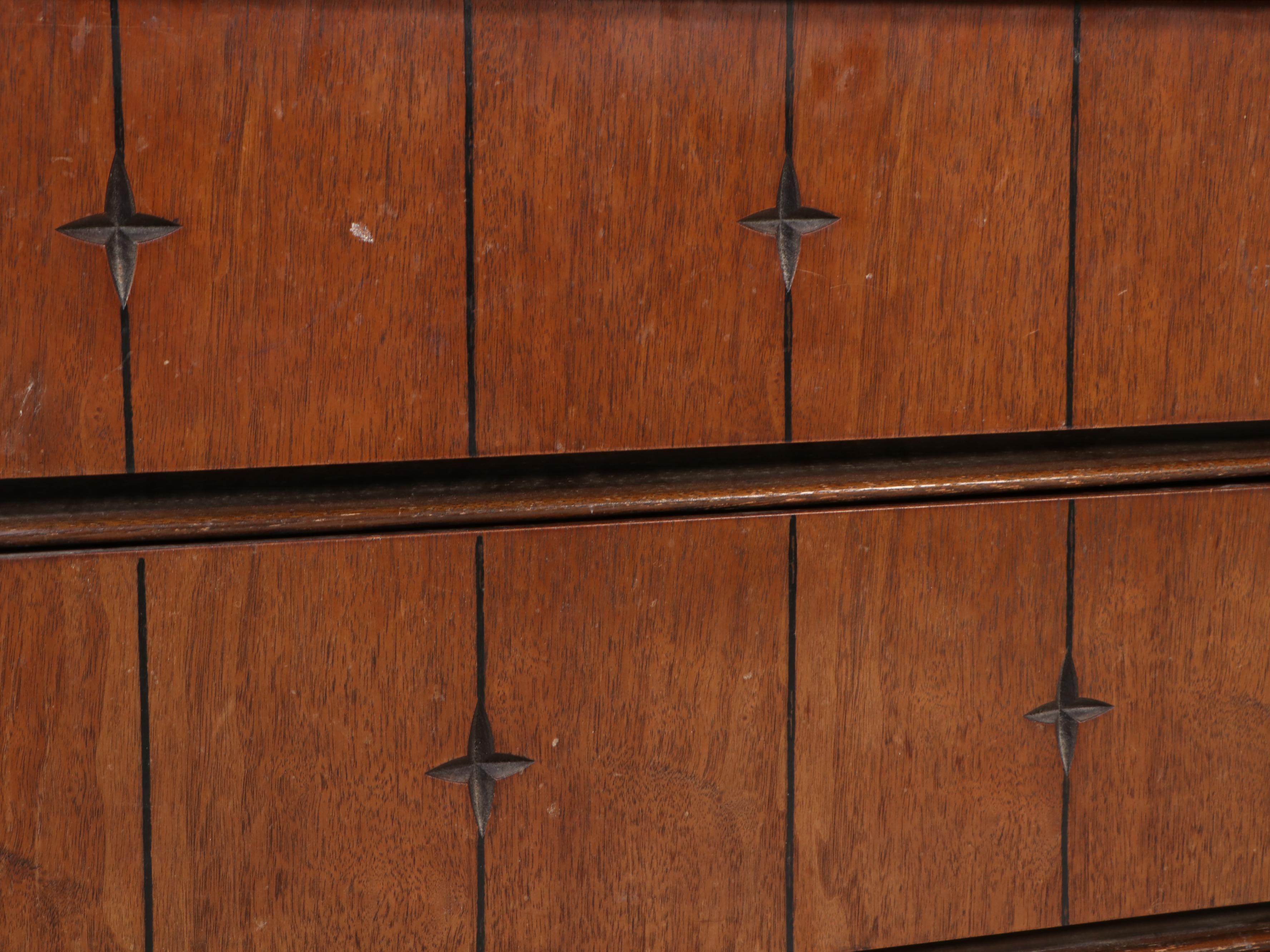 Broyhill "Saga" Mid Century Modern Walnut Chest of Drawers, Mid-20th Century