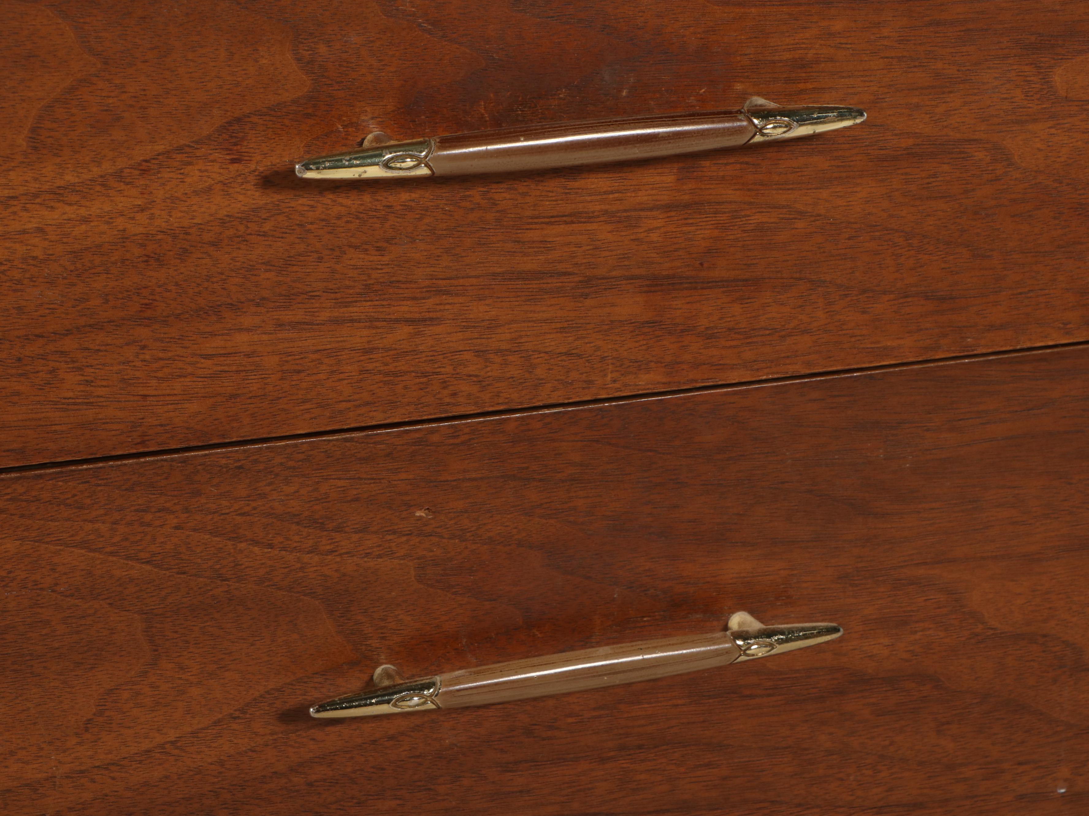 Broyhill "Saga" Mid Century Modern Walnut Chest of Drawers, Mid-20th Century