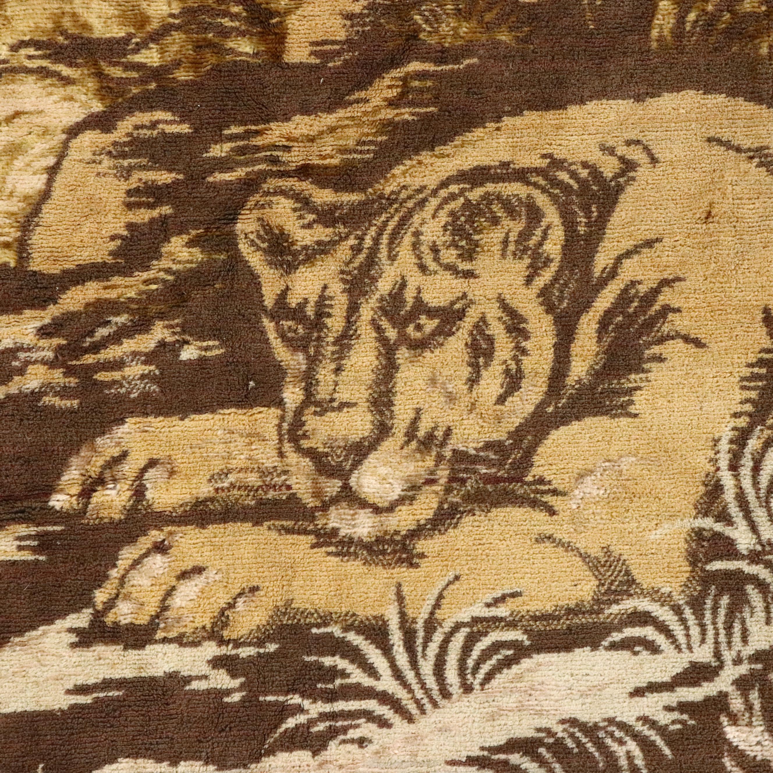 4'2 x 5'11 Machine Made Pictorial Lion Area Rug
