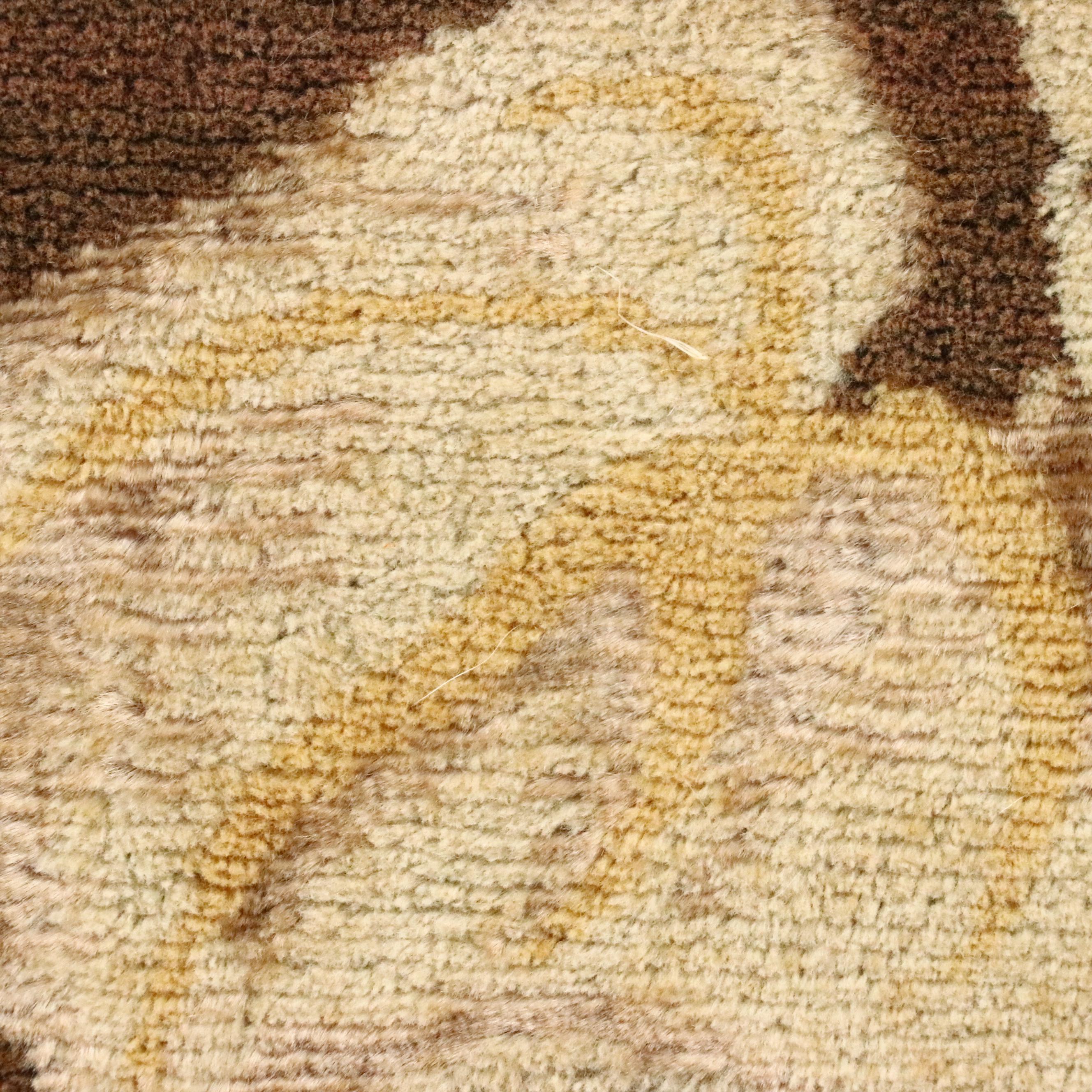 4'2 x 5'11 Machine Made Pictorial Lion Area Rug