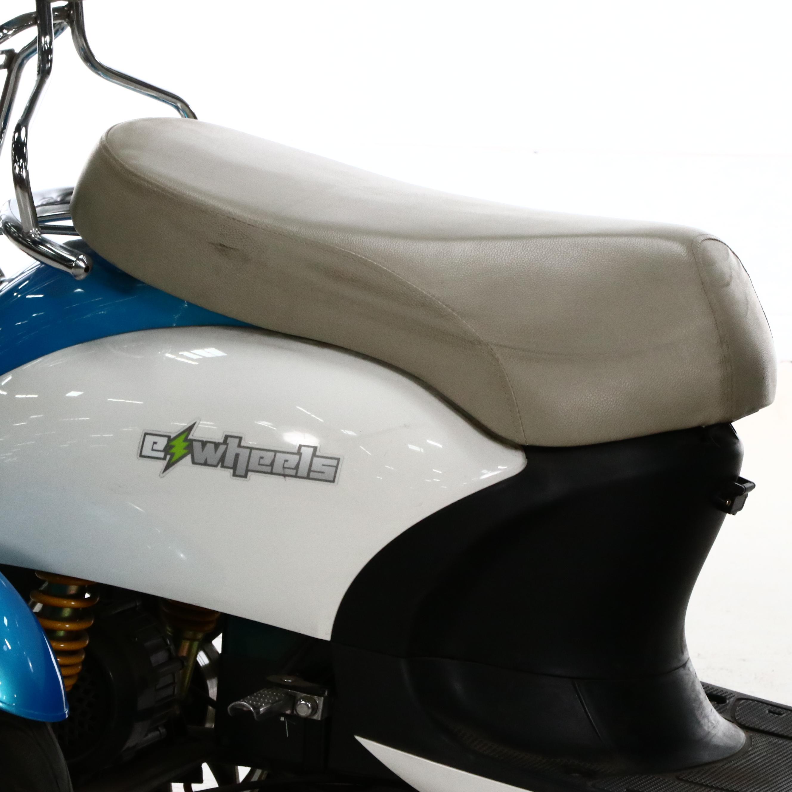 E-Wheels EW-11 Three Wheel Electric Scooter