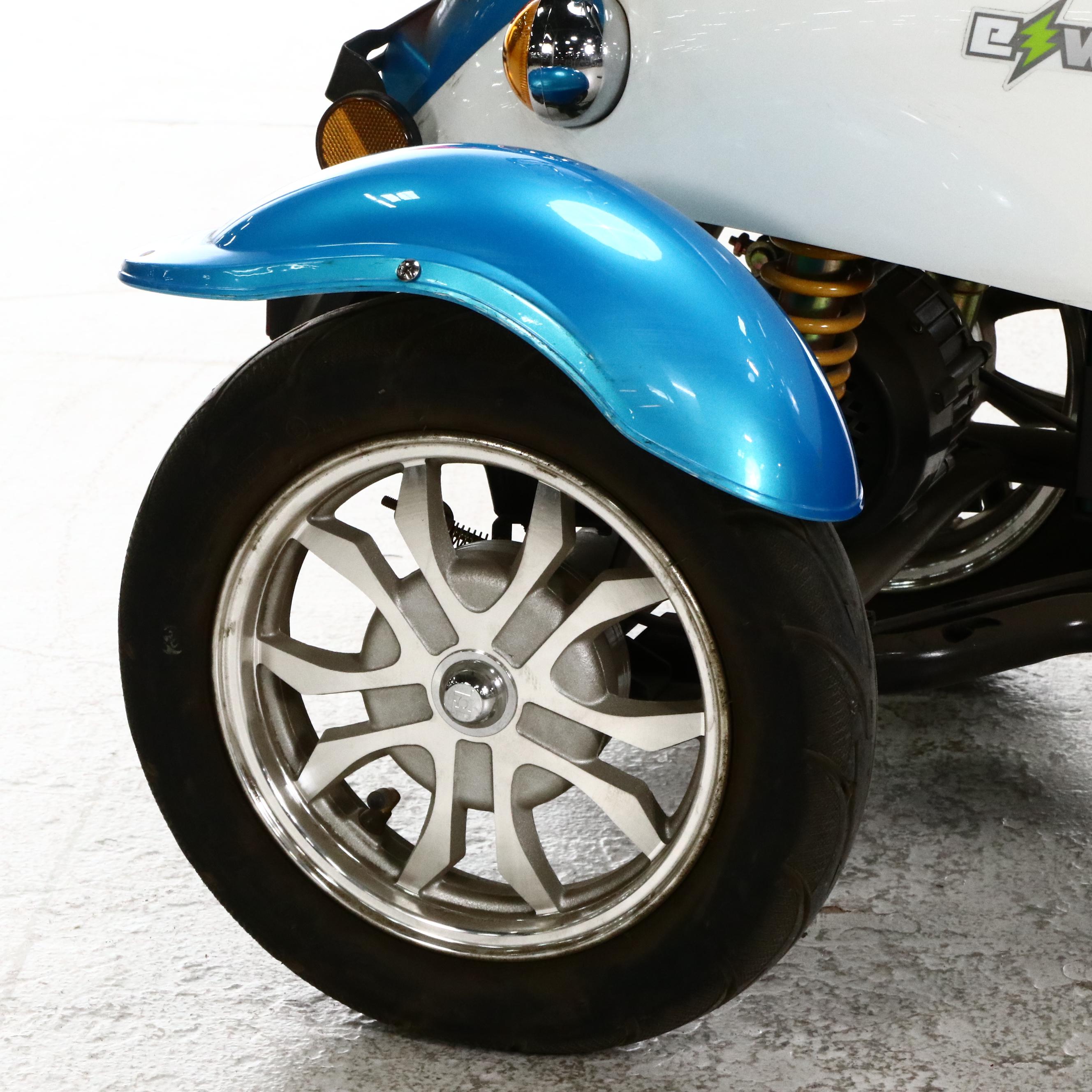E-Wheels EW-11 Three Wheel Electric Scooter