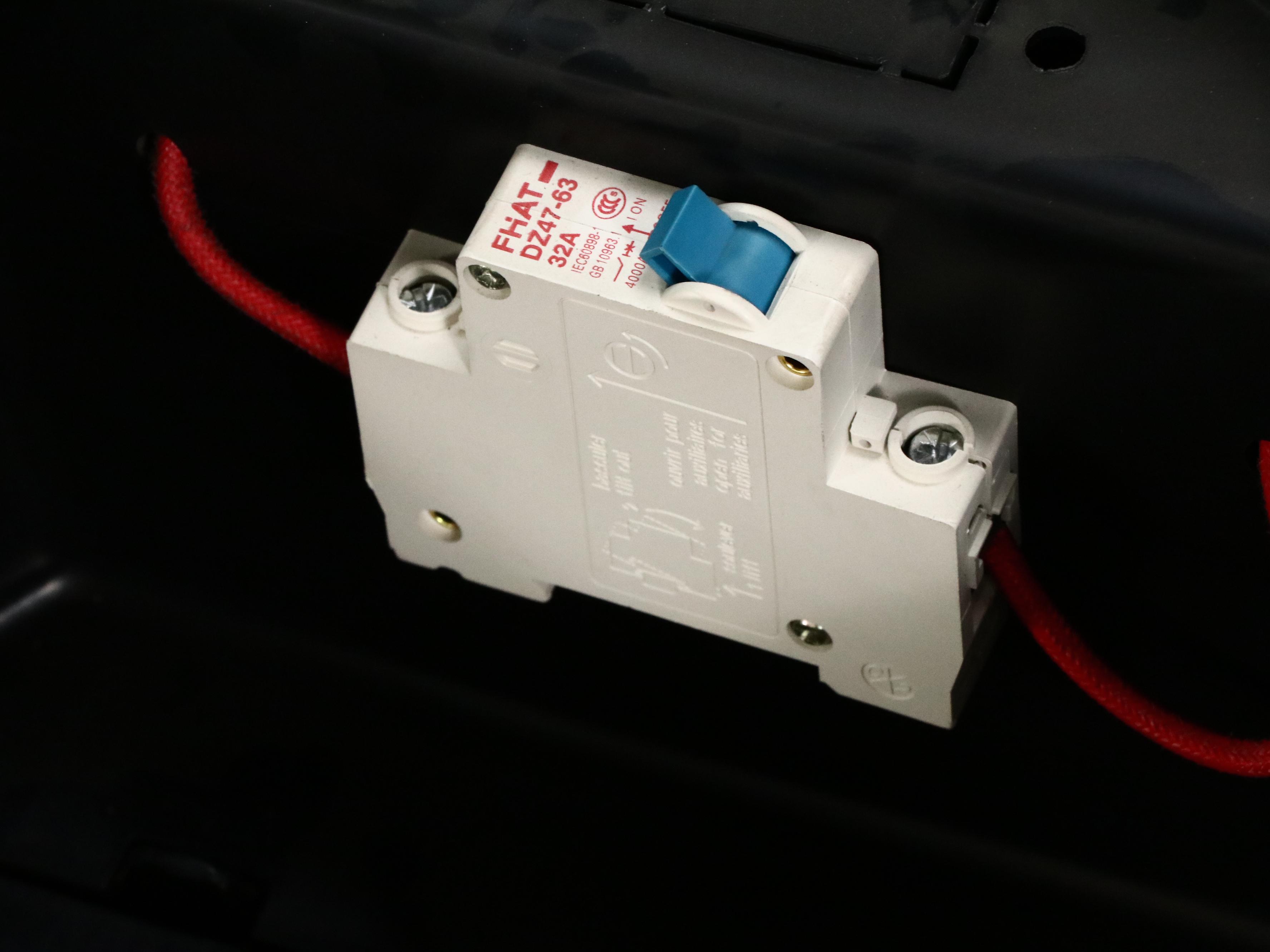 E-Wheels EW-11 Three Wheel Electric Scooter