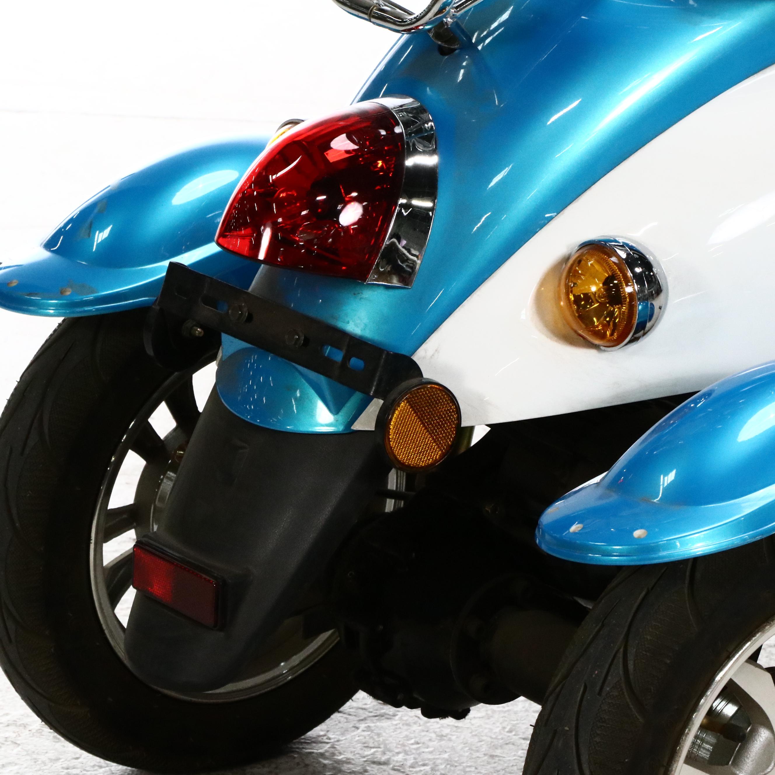 E-Wheels EW-11 Three Wheel Electric Scooter