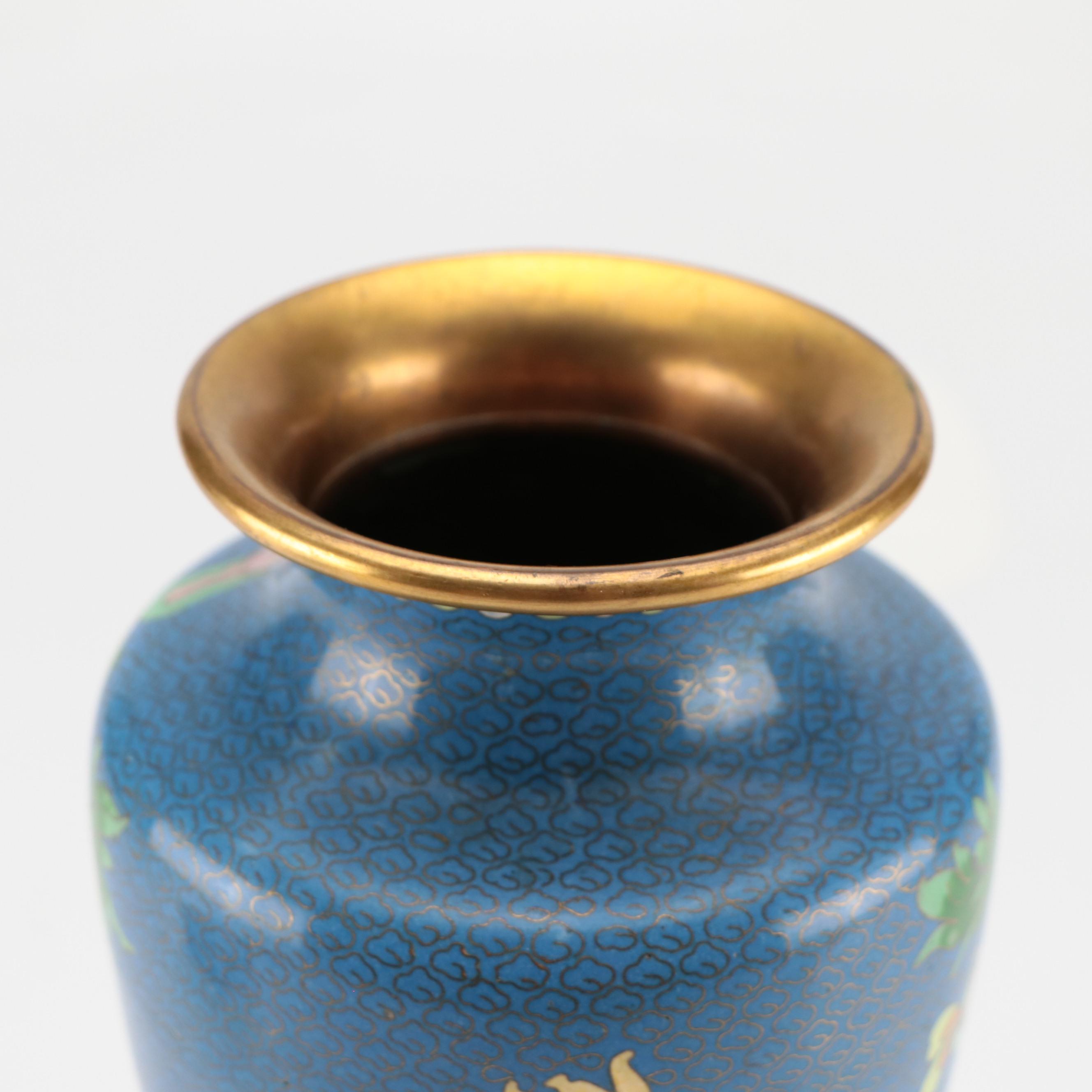 Chinese Cloisonné Blue Floral Vase and Dragon Baoding Balls
