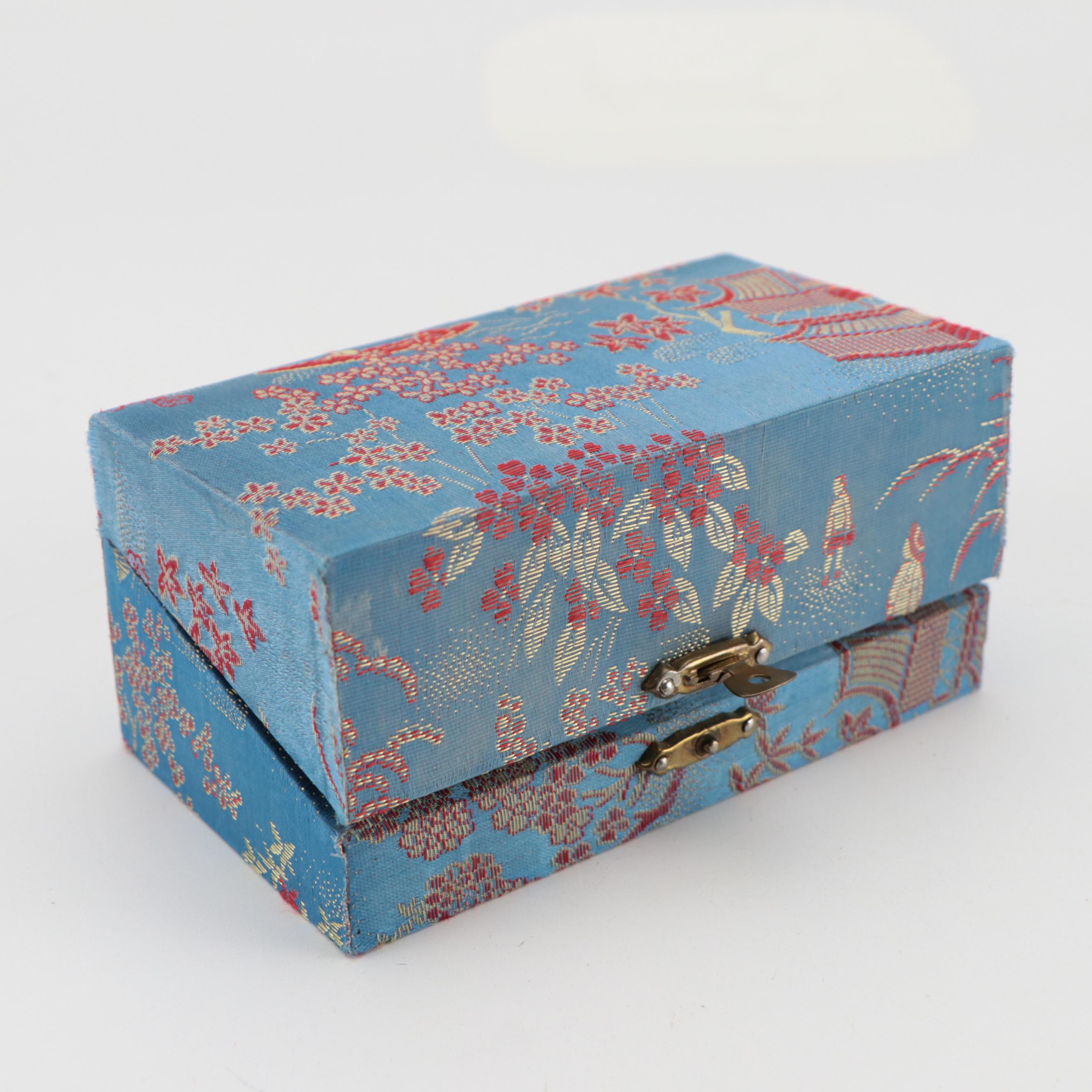 Chinese Cloisonné Blue Floral Vase and Dragon Baoding Balls