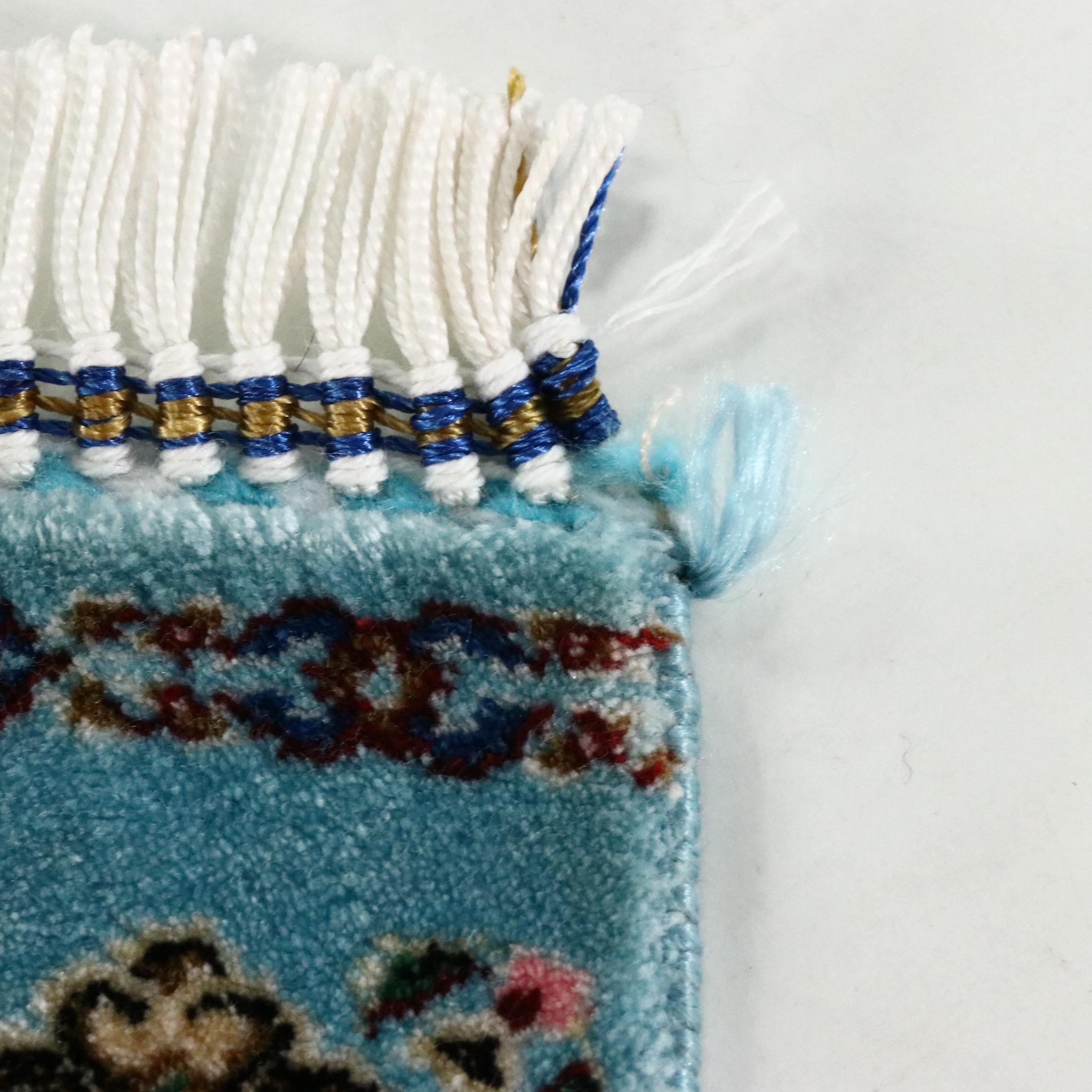 2' x 3'2 Hand-Knotted Turkish Kayseri Bamboo Silk Accent Rug