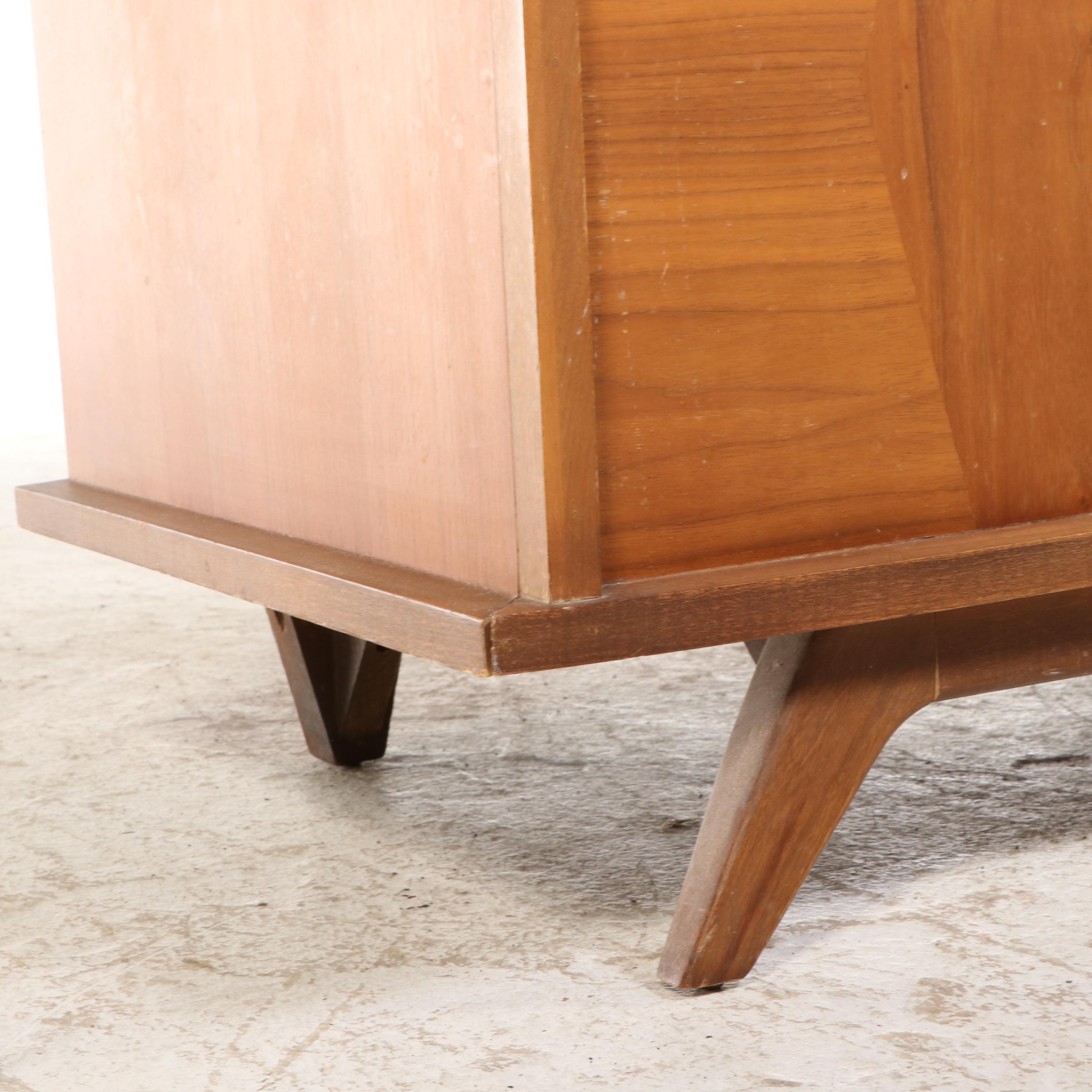 Lane "Aroma-Tite" Mid Century Modern Walnut, Ash, and Cedar Blanket Chest