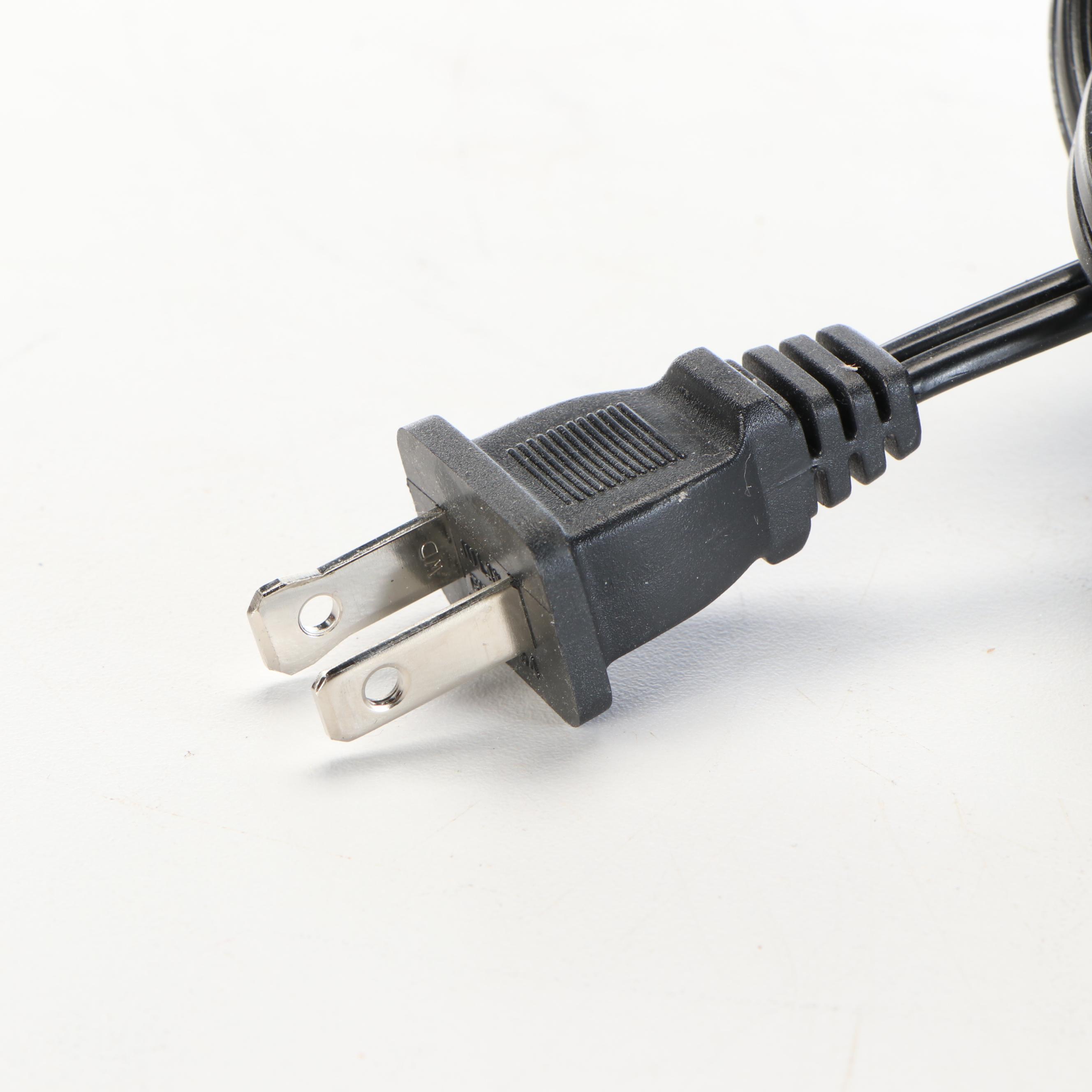 Art Nouveau Style Slag Glass Grape Vine Table Lamp