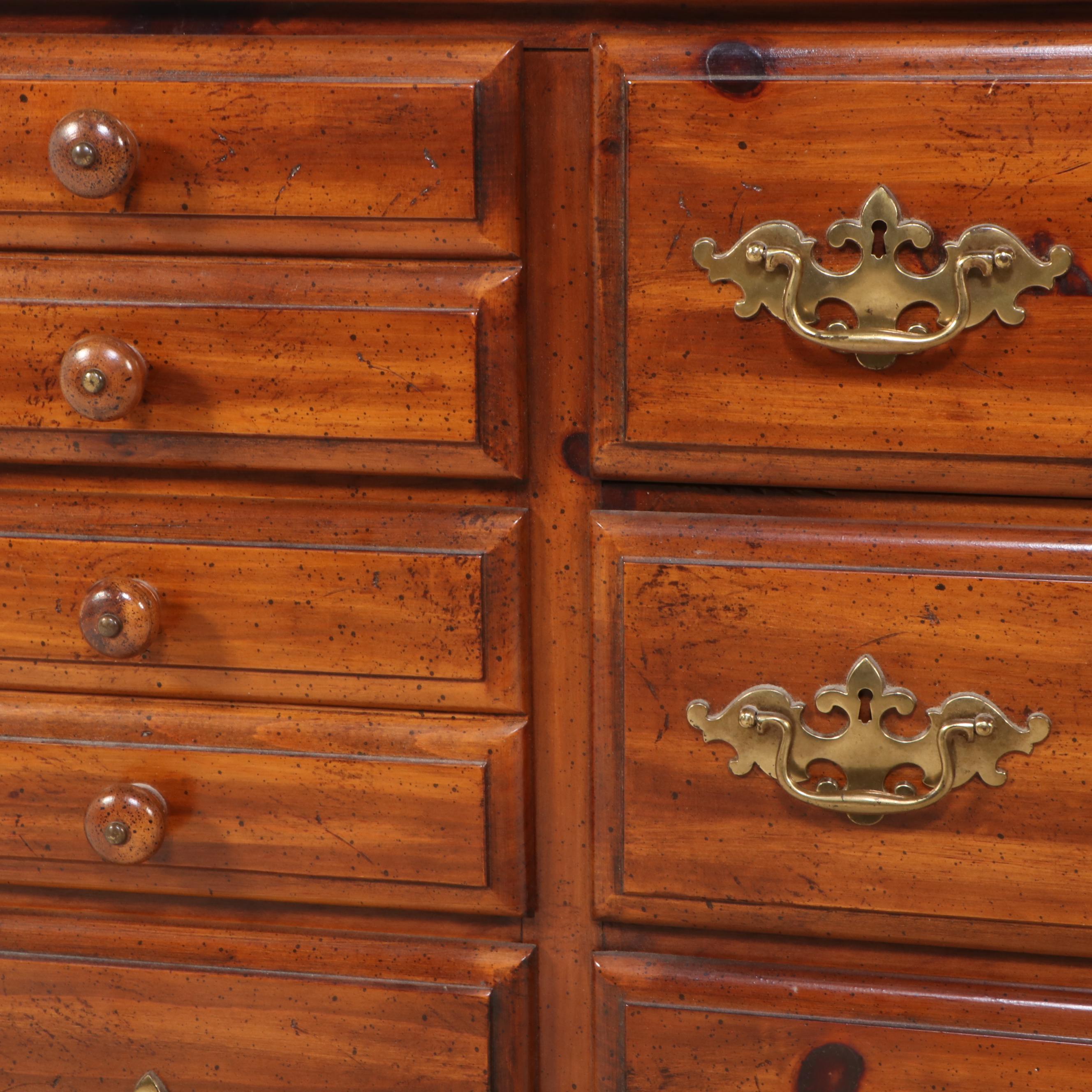 Hooker Furniture Bicentennial Collection Pine Dresser with Mirror, Late 20th C.