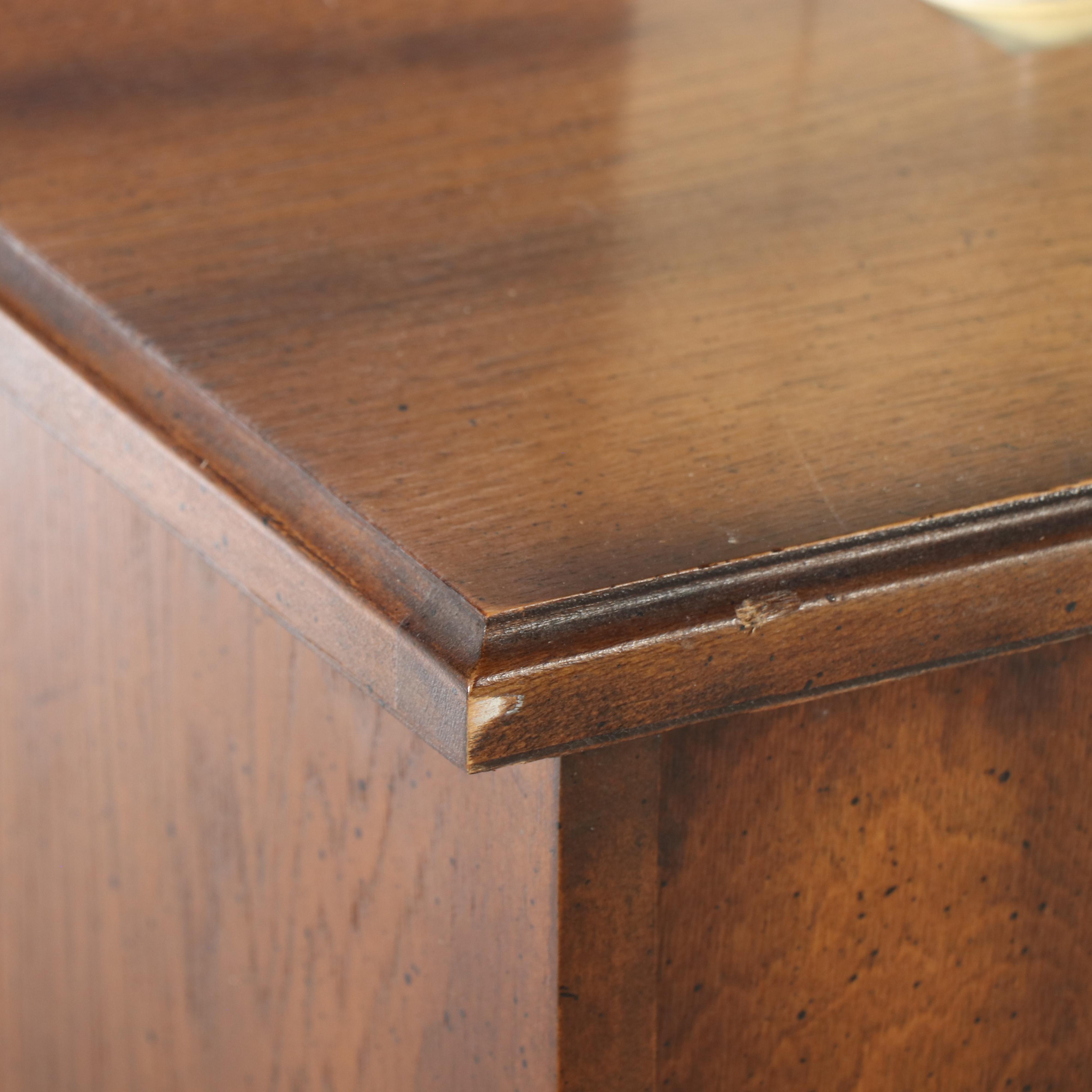 Singer Athena 2000 Electronic Sewing Machine in Colonial Style Walnut Cabinet