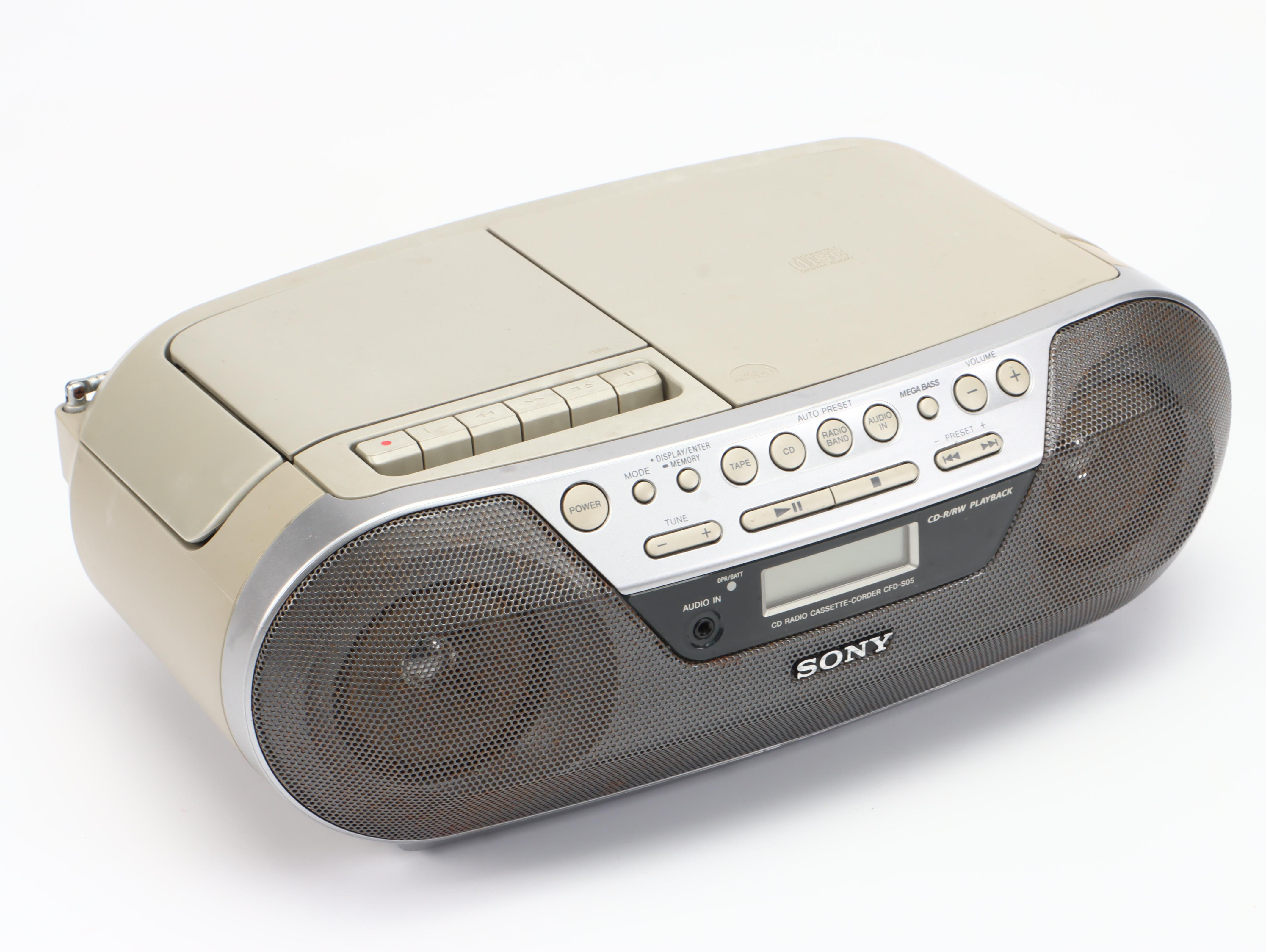 Sony CFD-S05 CD, Radio, and Cassette-Corder with CDs