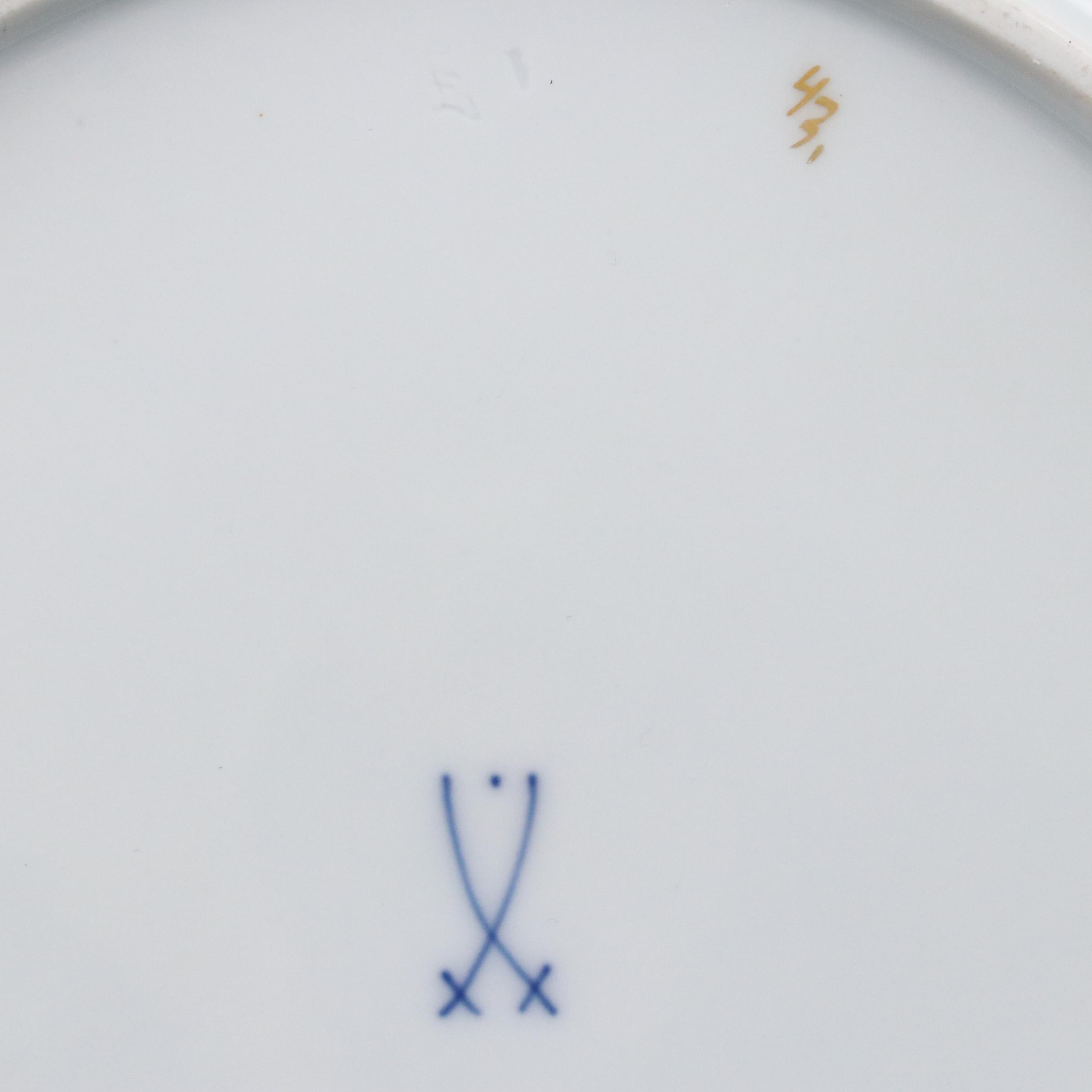 Pair of Meissen Porcelain "Yellow Dragon" Plates, 20th Century