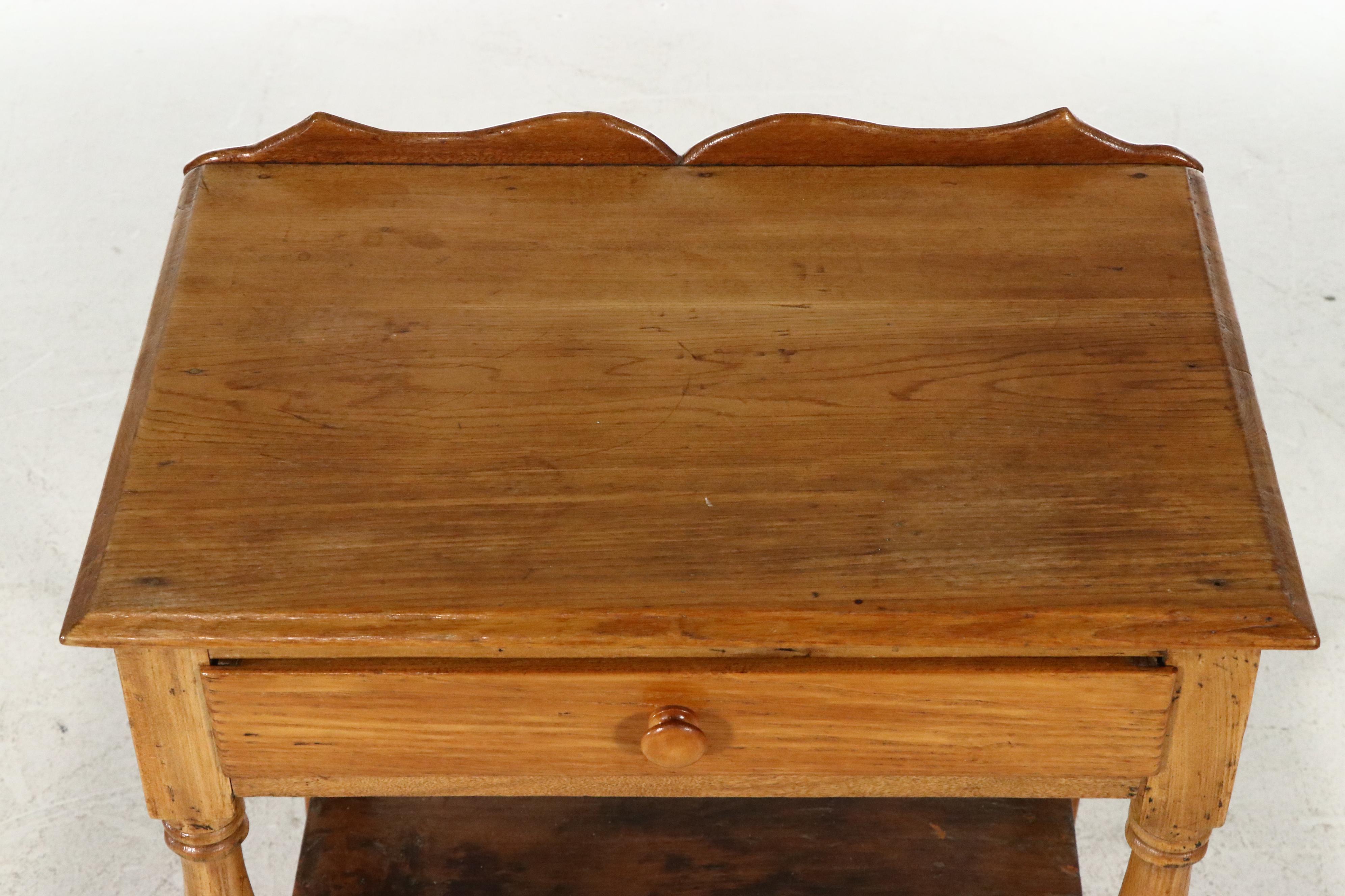 American Primitive Oak, Ash, Walnut, Pine, and Poplar Side Table, 19th Century