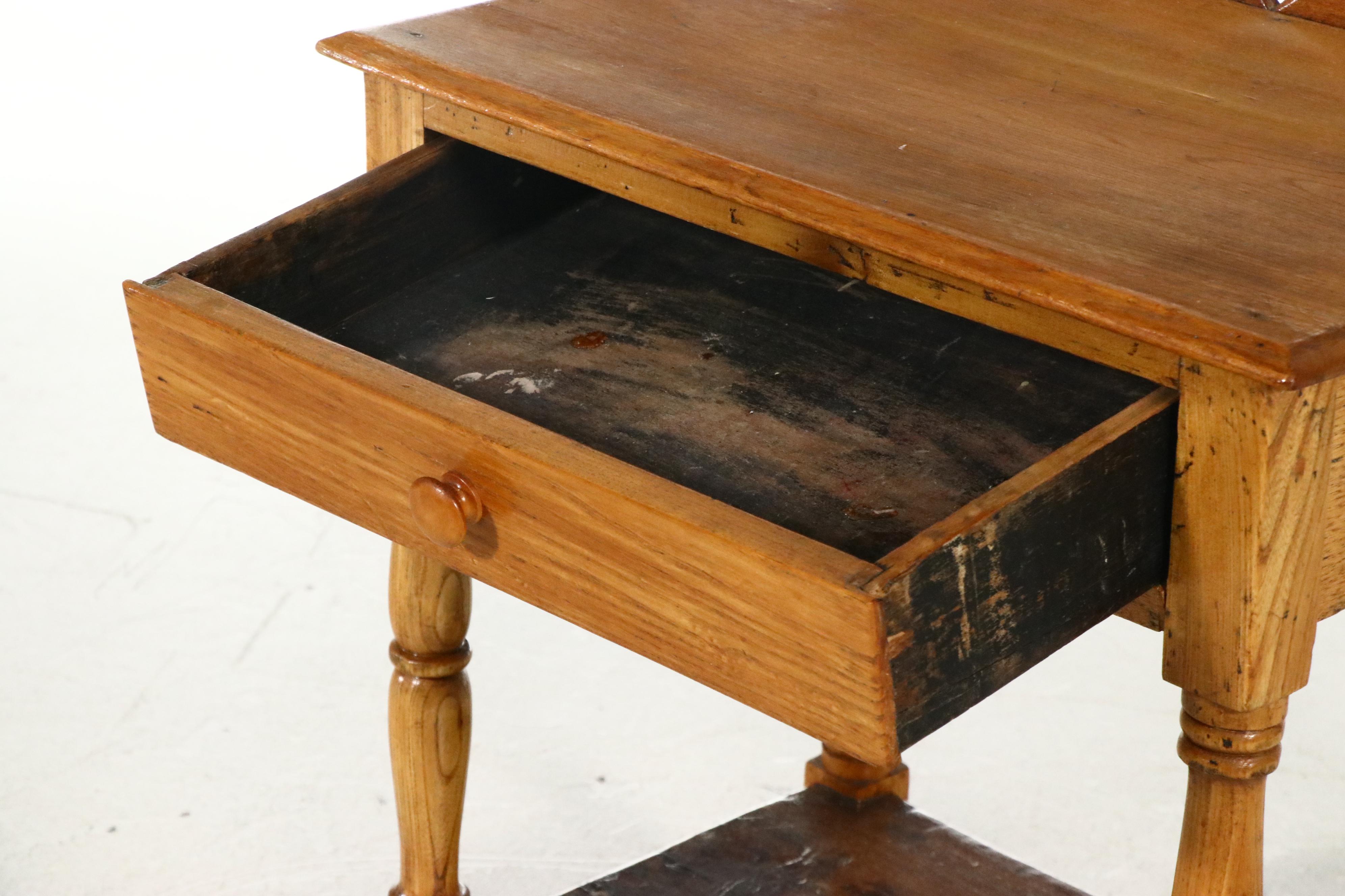 American Primitive Oak, Ash, Walnut, Pine, and Poplar Side Table, 19th Century