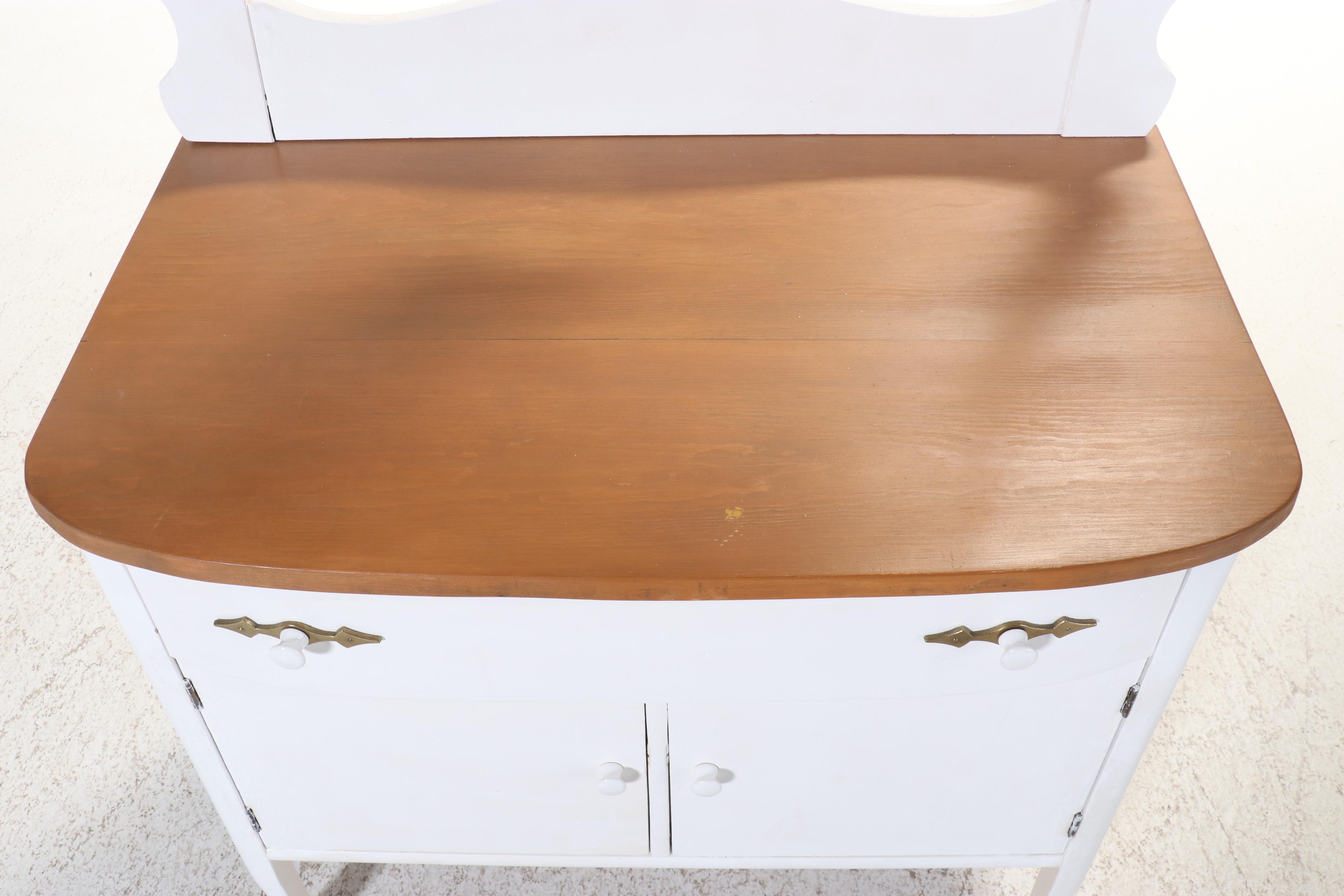 Early American Style Parcel-Painted Wood Washstand, Early 20th Century