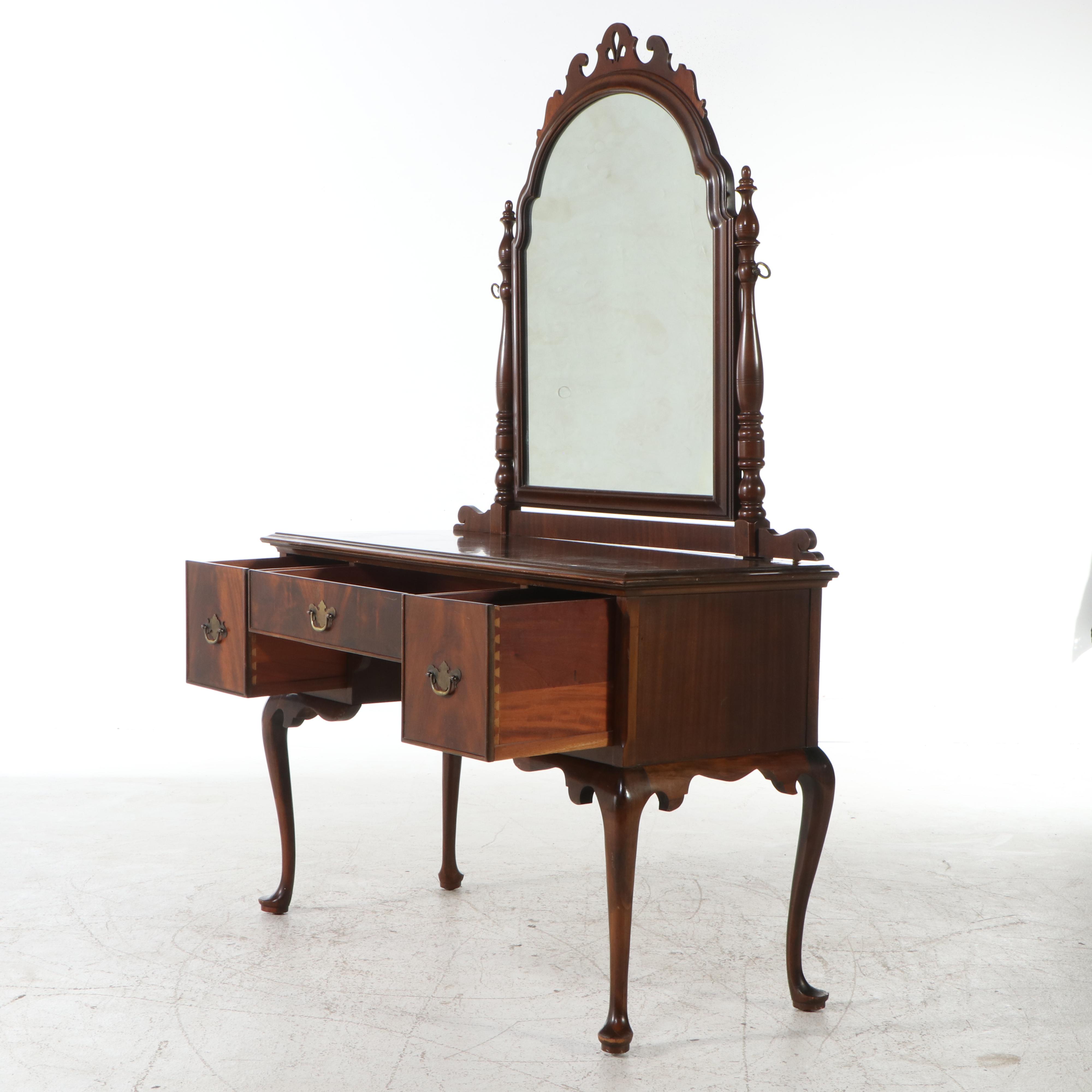 Queen Anne Style Mahogany Vanity with Mirror, 20th Century