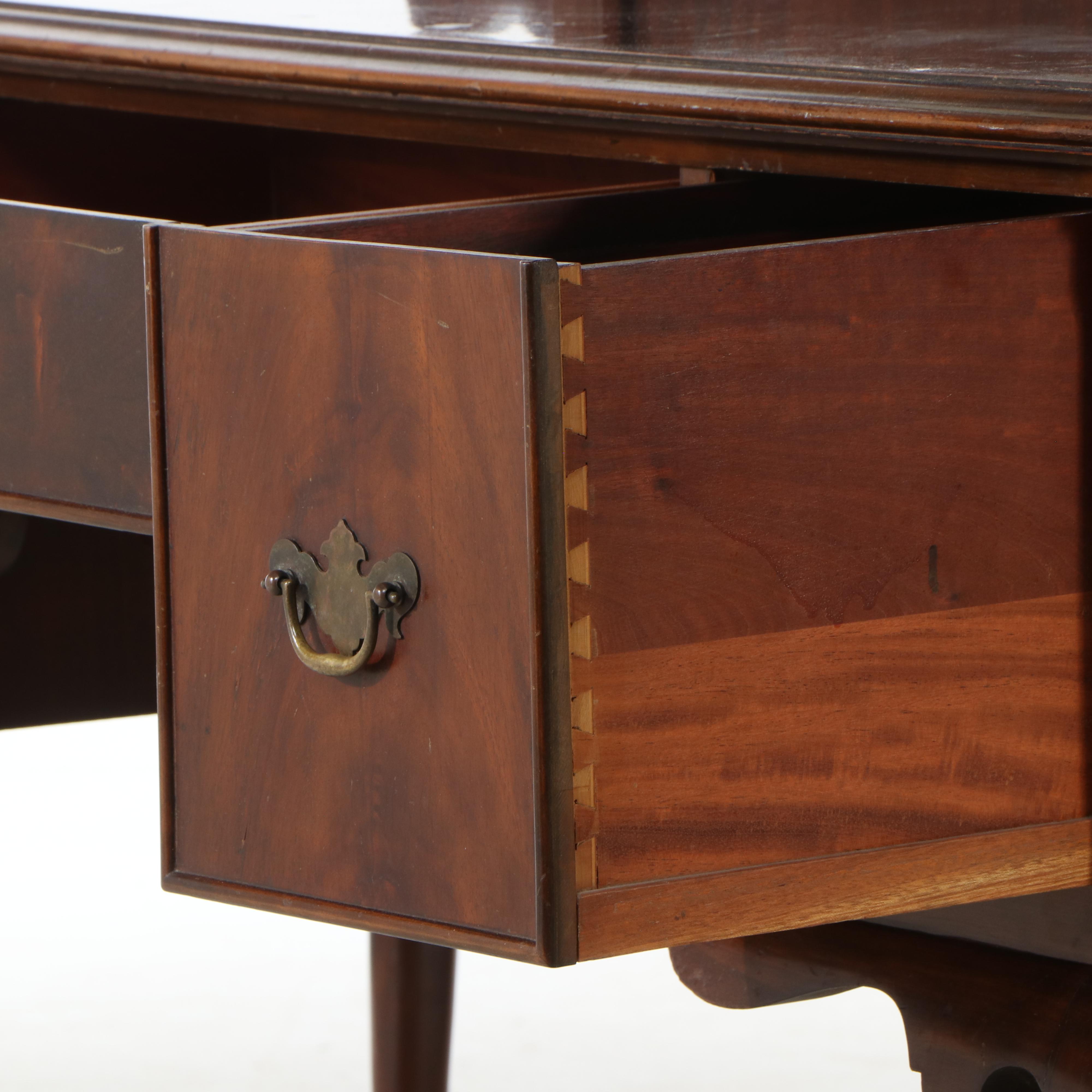 Queen Anne Style Mahogany Vanity with Mirror, 20th Century