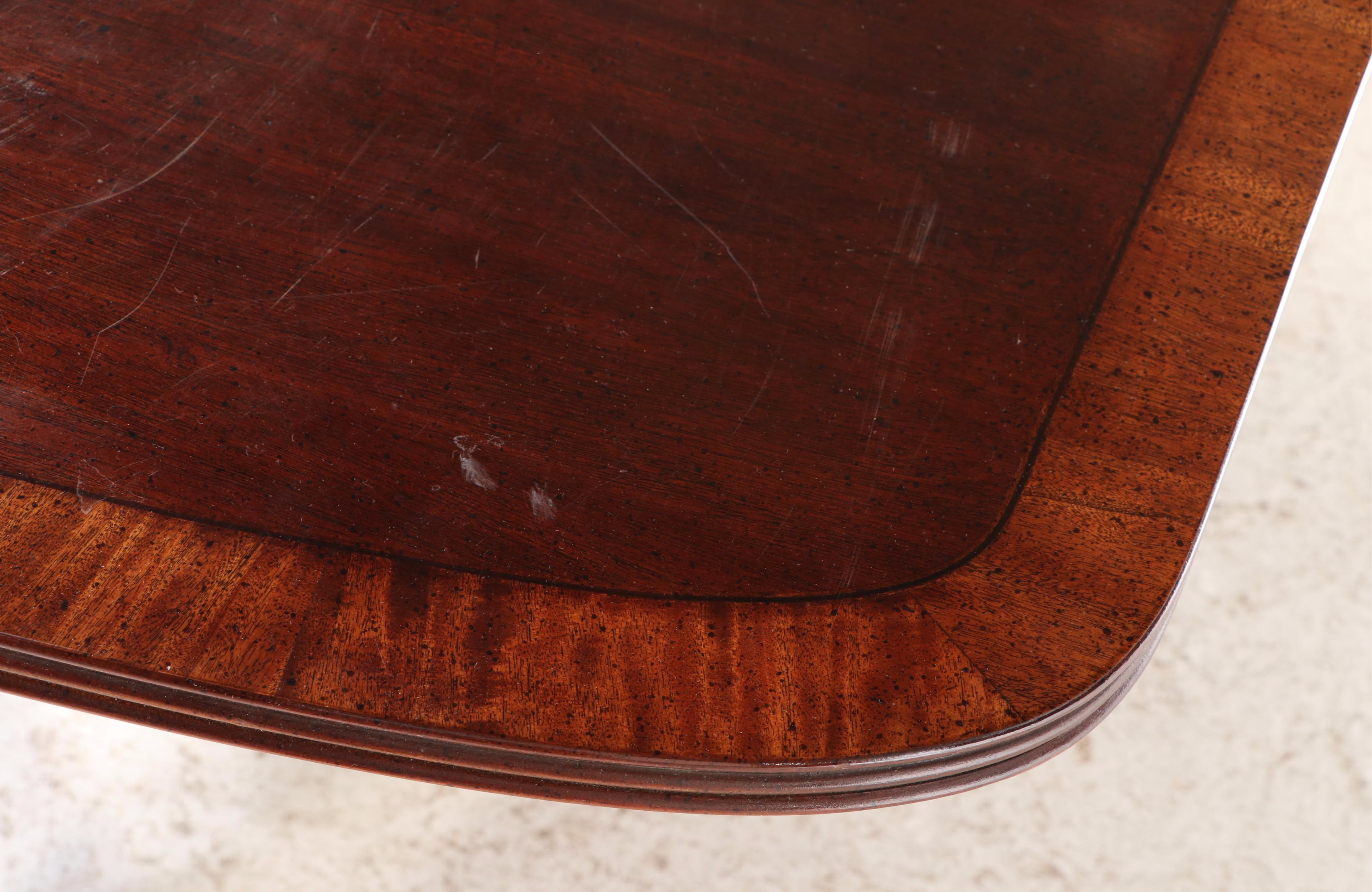 Henredon Duncan Phyfe Style Mahogany Dining Table, 20th Century