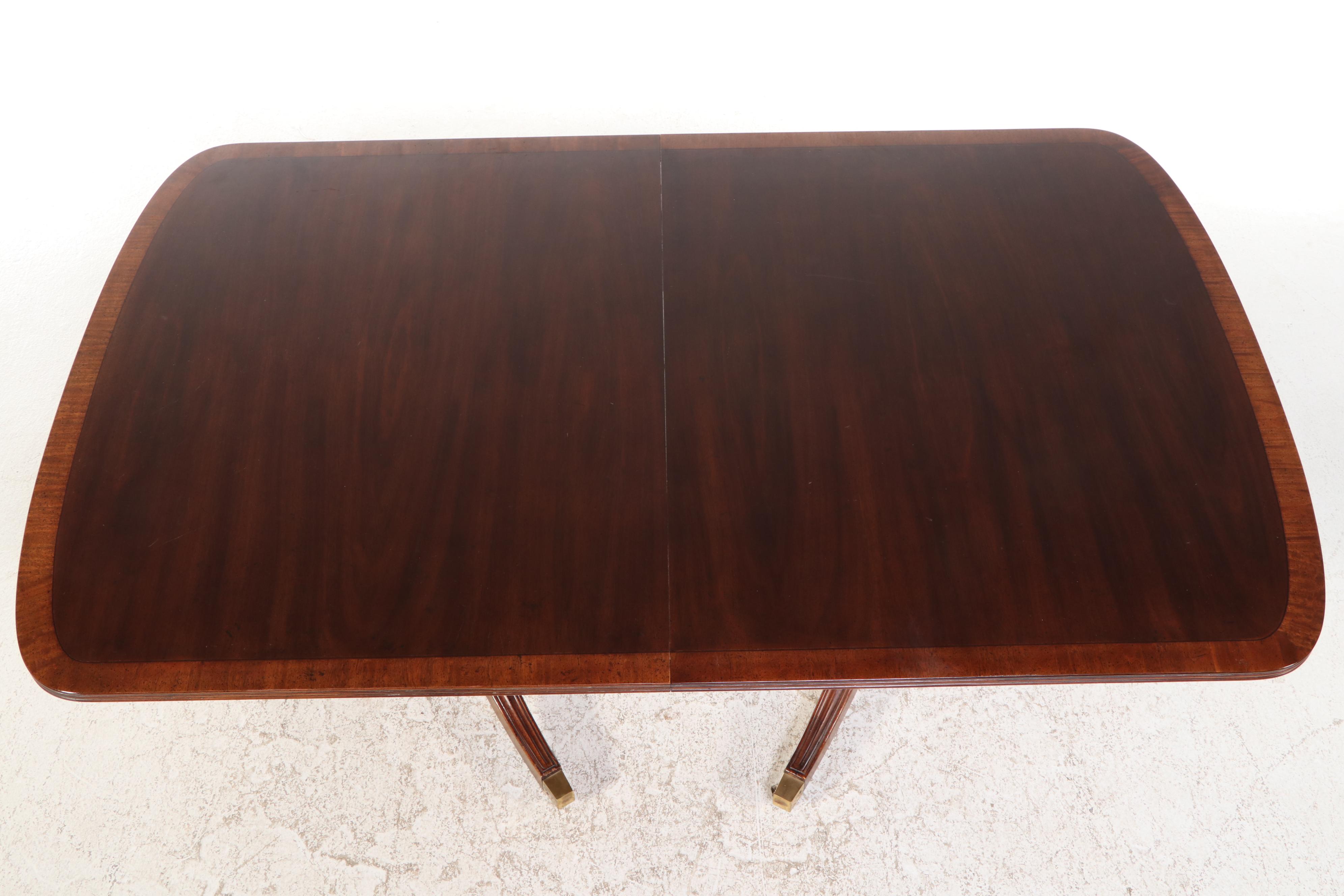 Henredon Duncan Phyfe Style Mahogany Dining Table, 20th Century