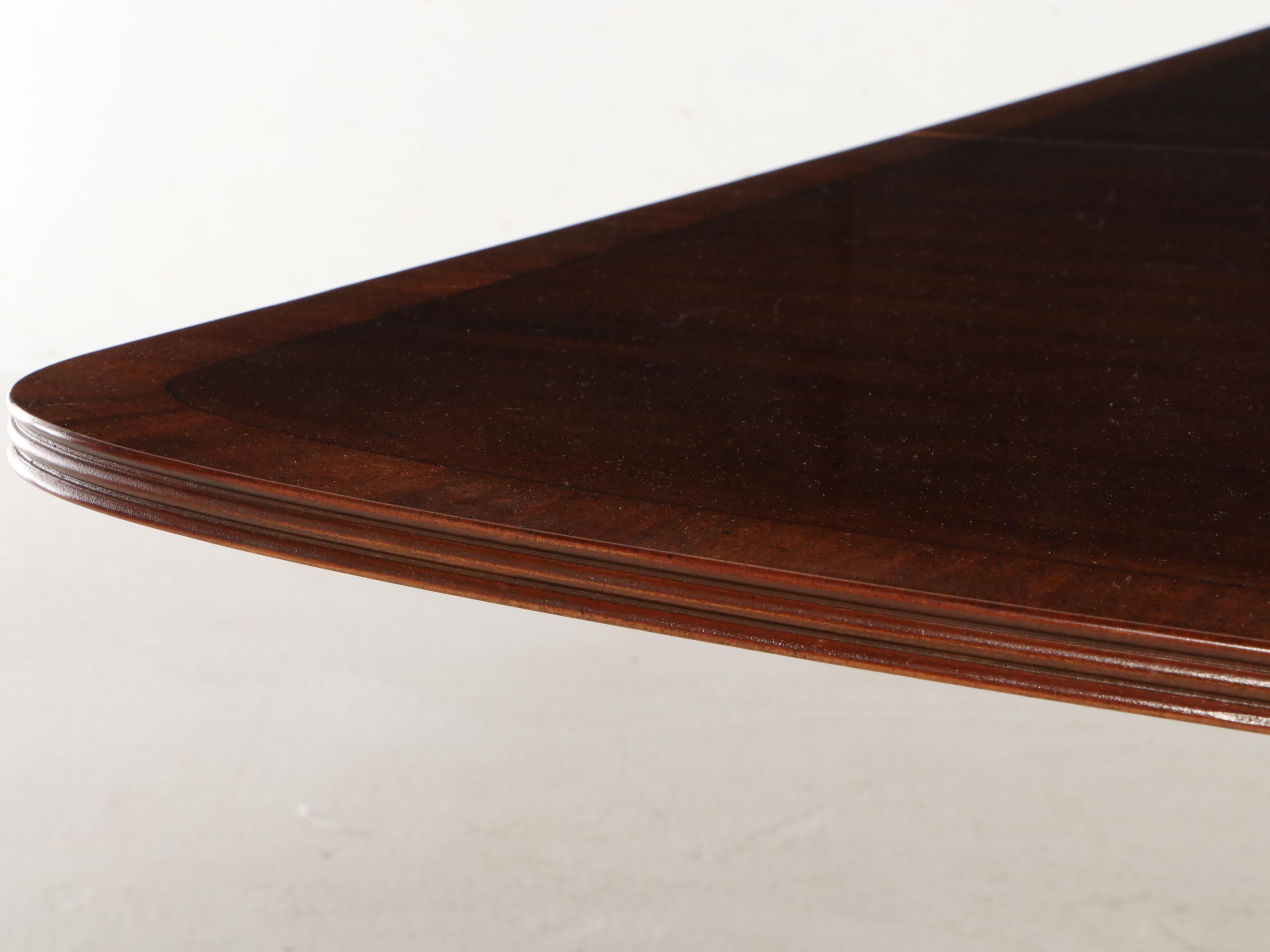Henredon Duncan Phyfe Style Mahogany Dining Table, 20th Century