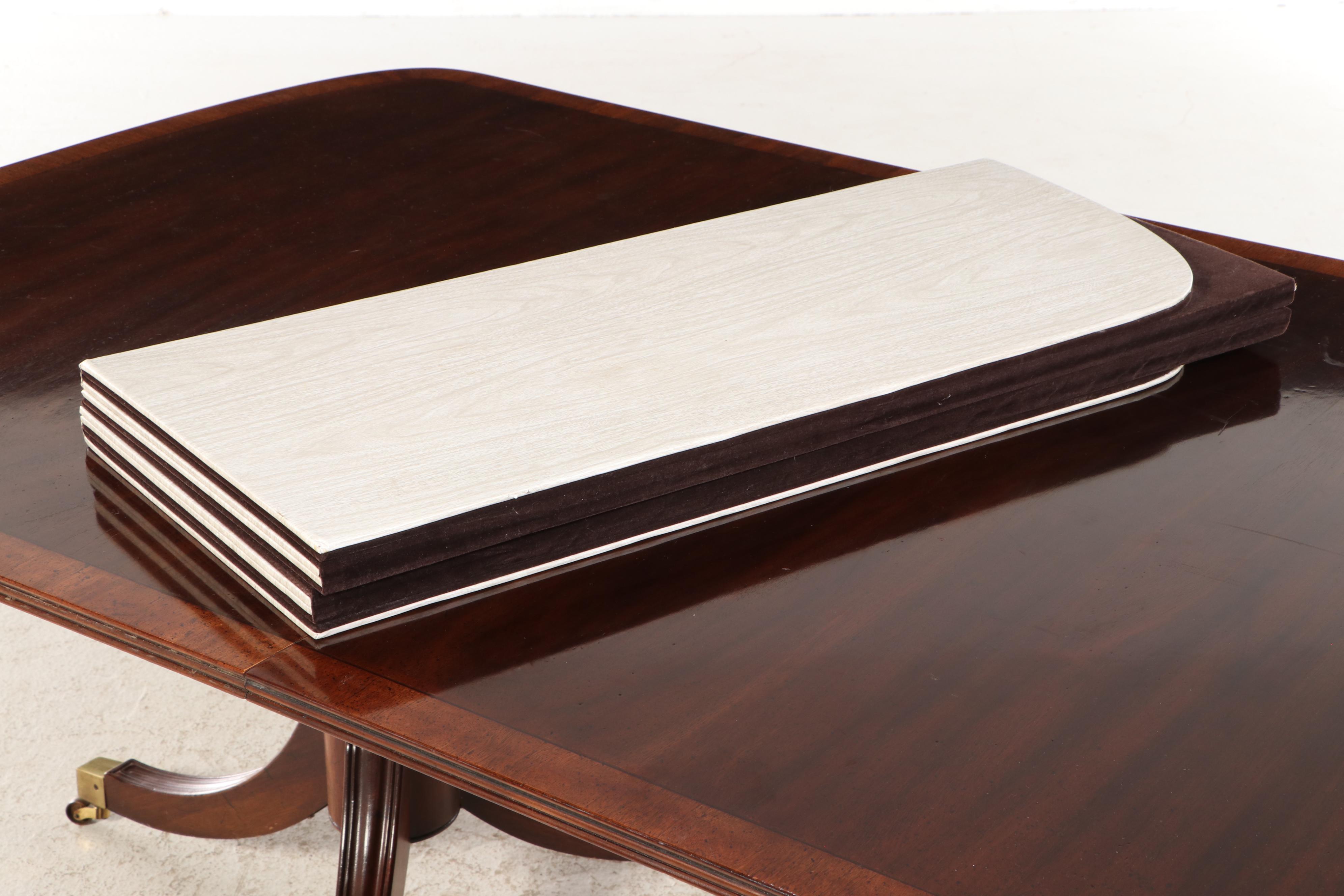 Henredon Duncan Phyfe Style Mahogany Dining Table, 20th Century