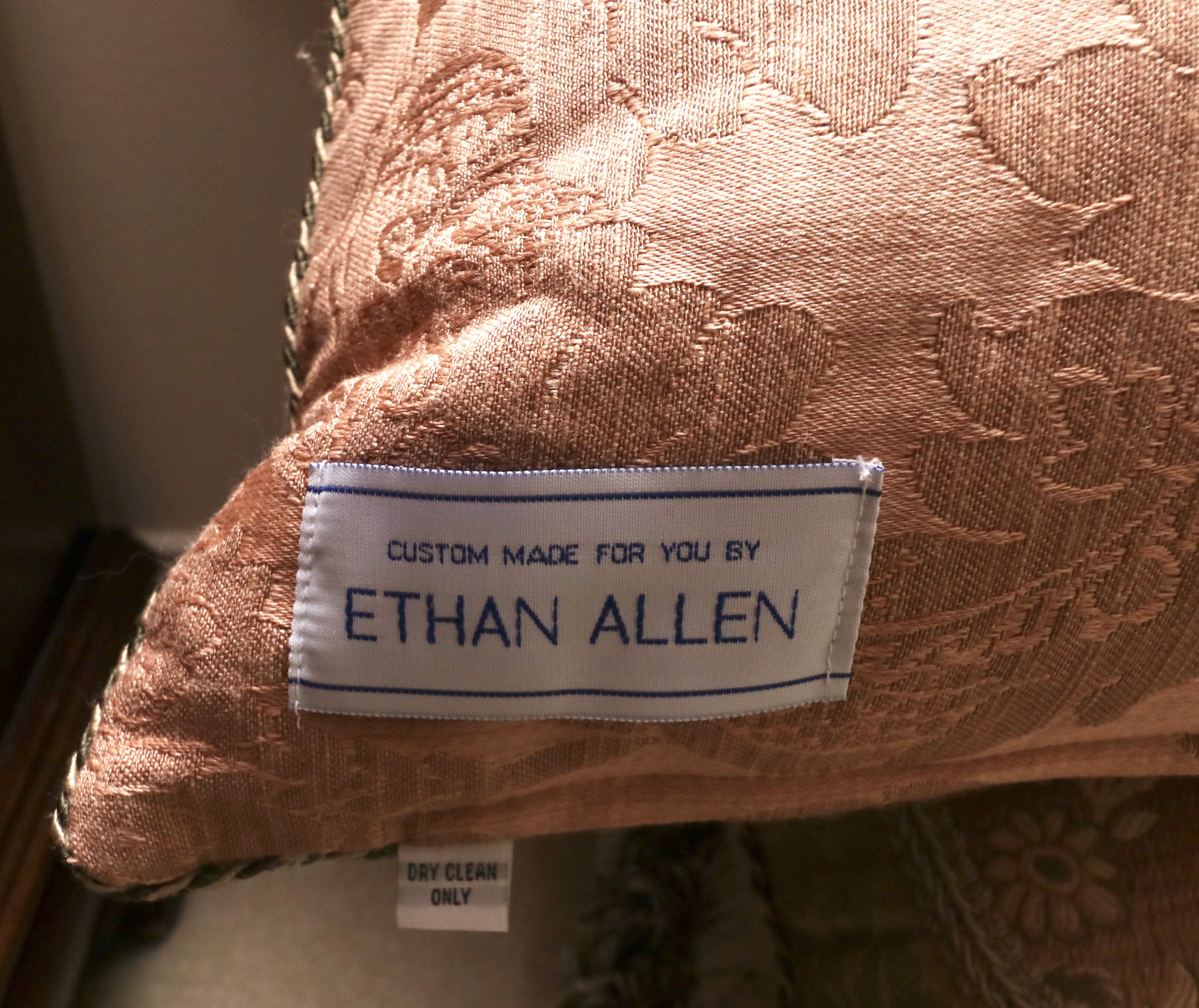 Henredon Four-Poster Mahogany Queen Bed and Ethan Allen Bedding