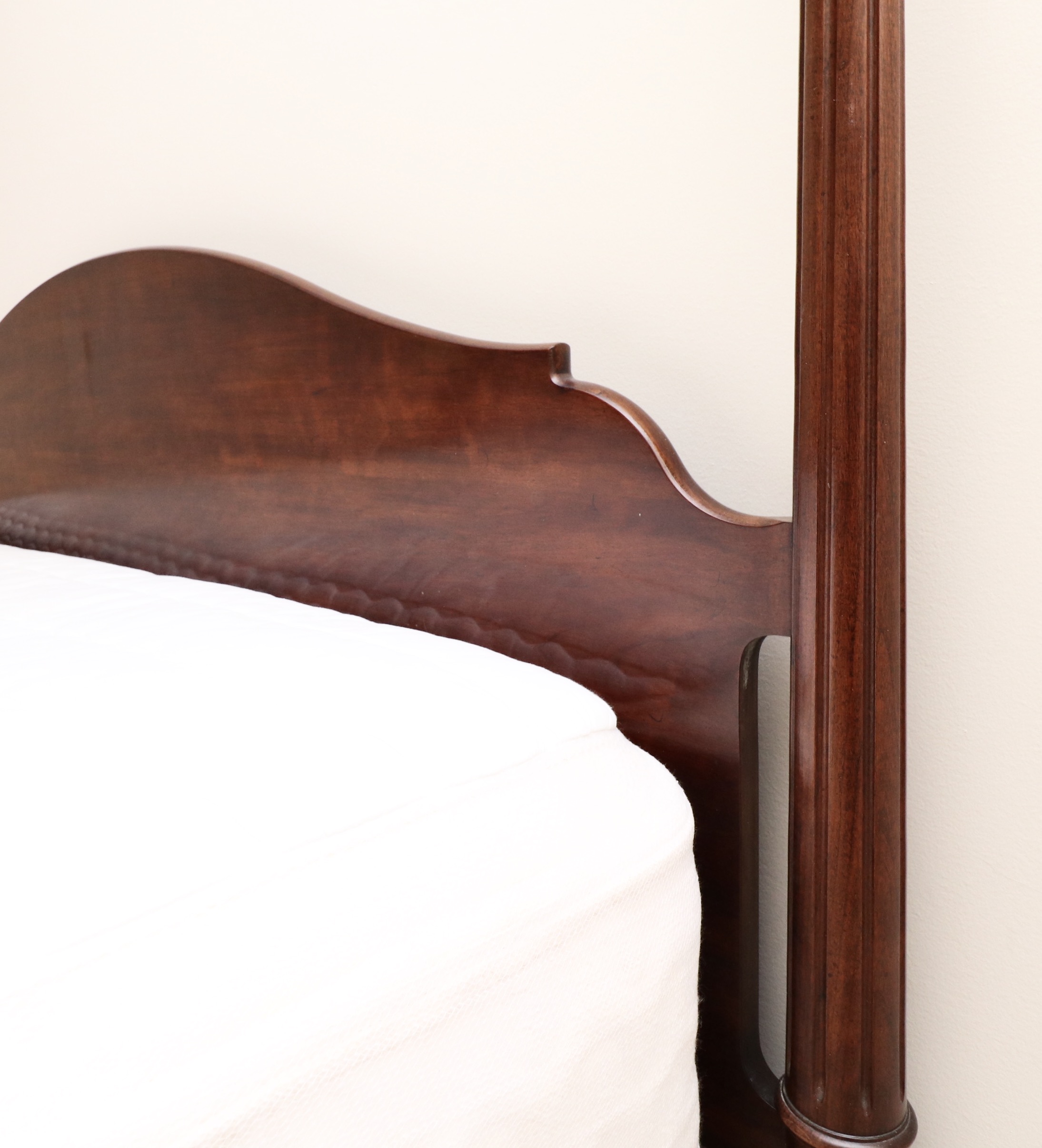 Henredon Four-Poster Mahogany Queen Bed and Ethan Allen Bedding