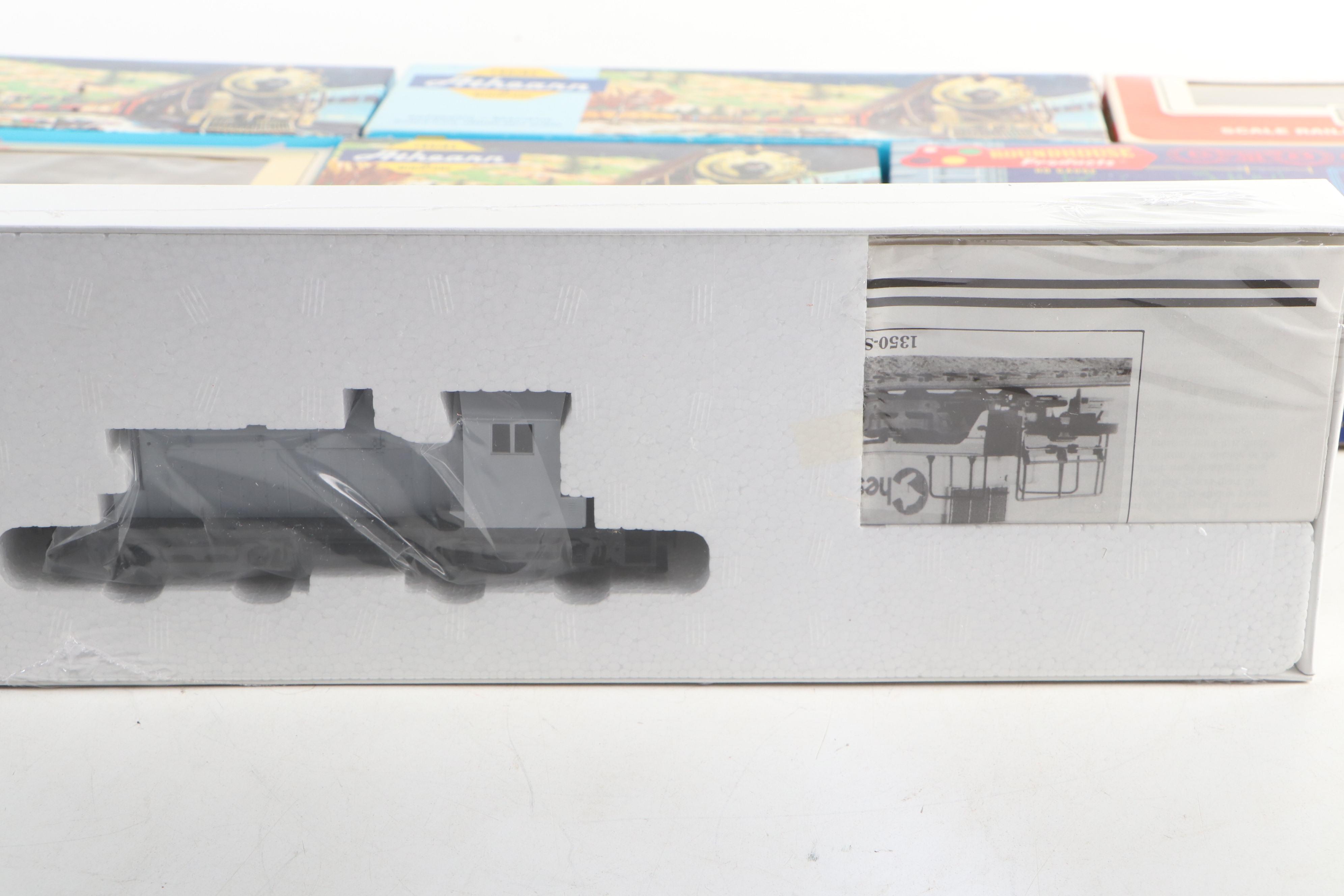 Roundhouse Products, Athearn, Train-Miniature and Walthers HO-Scale Trains