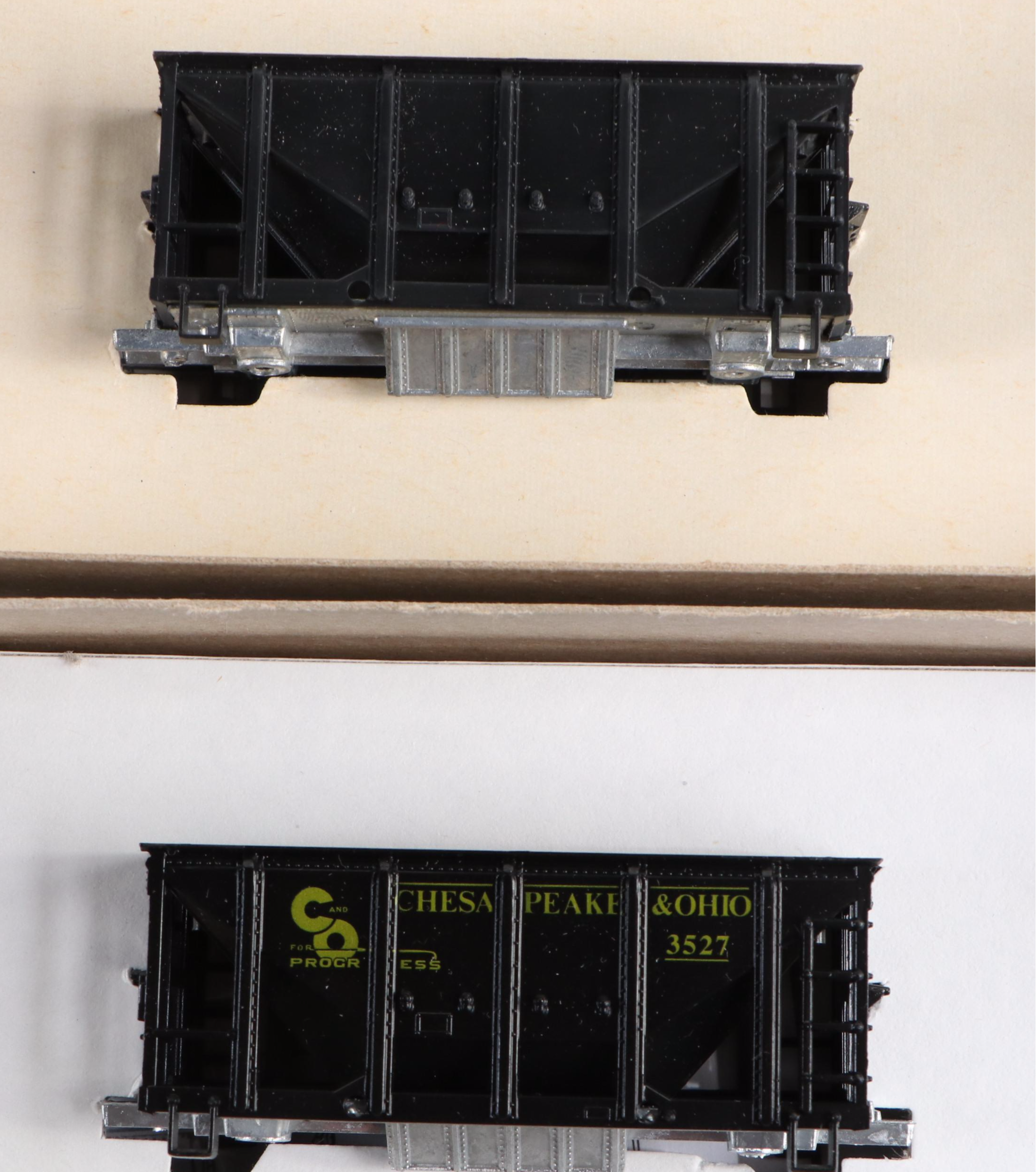 Roundhouse Products, Athearn, Train-Miniature and Walthers HO-Scale Trains