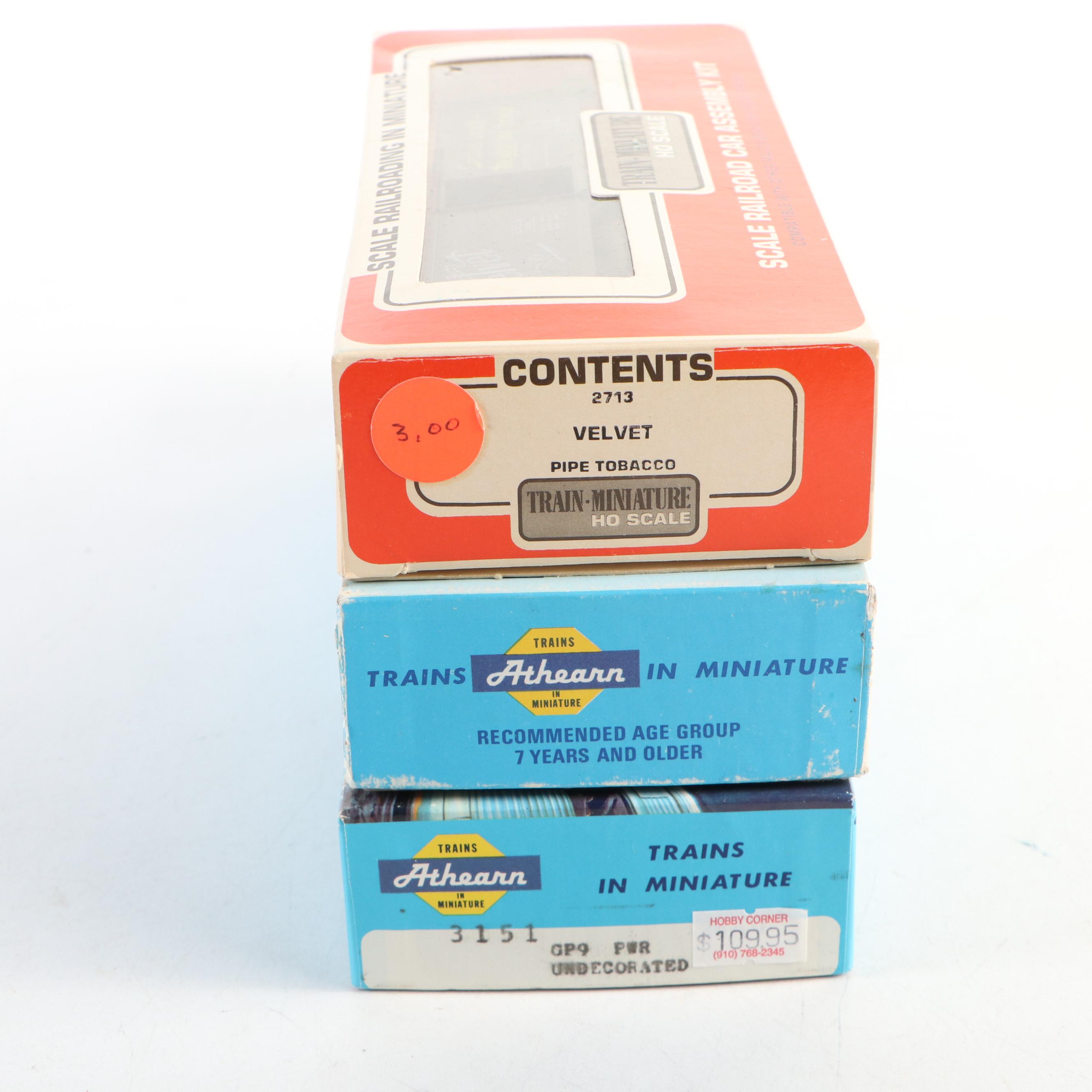 Roundhouse Products, Athearn, Train-Miniature and Walthers HO-Scale Trains