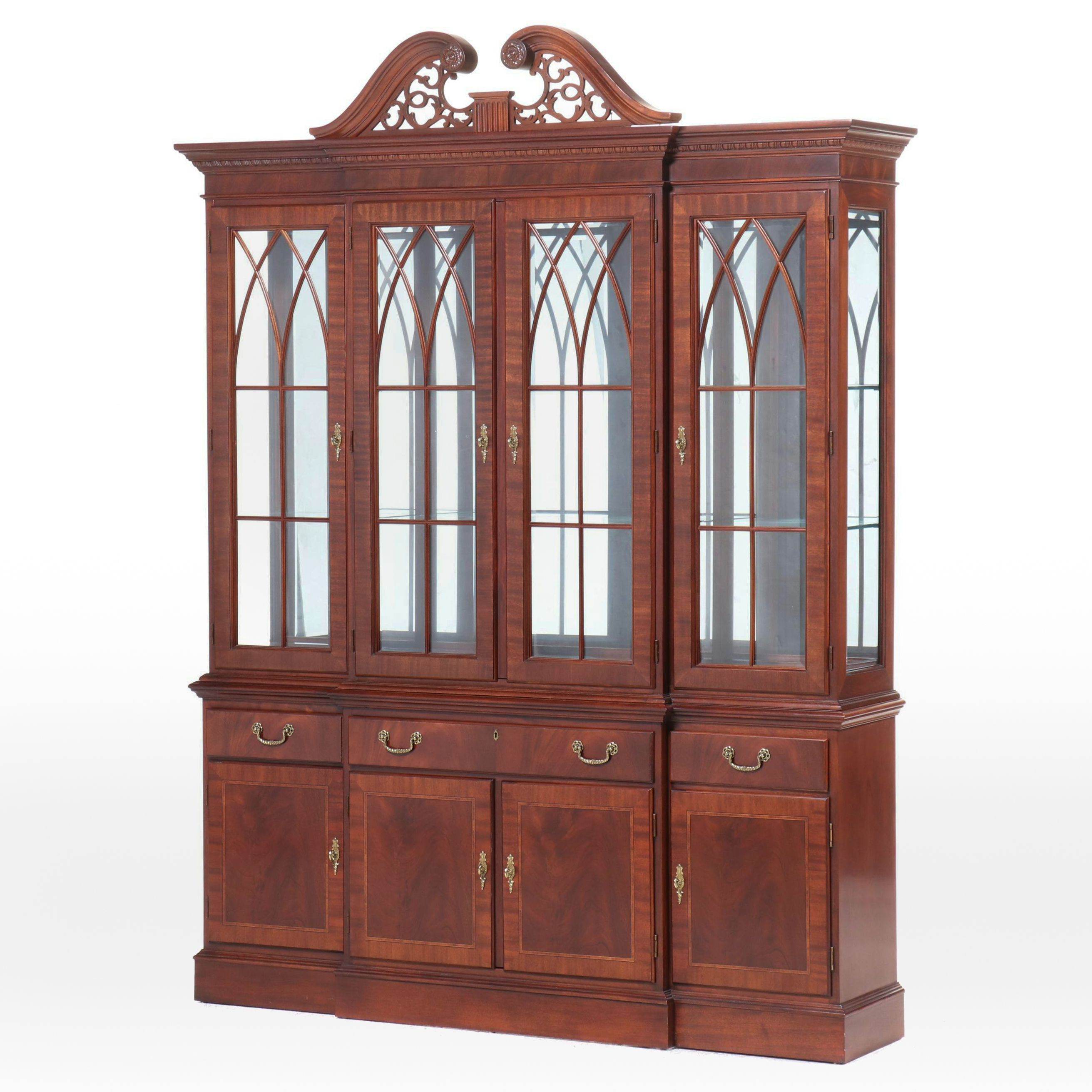 Ethan Allen Chippendale Style Mahogany Breakfront China Cabinet, Late 20th C.