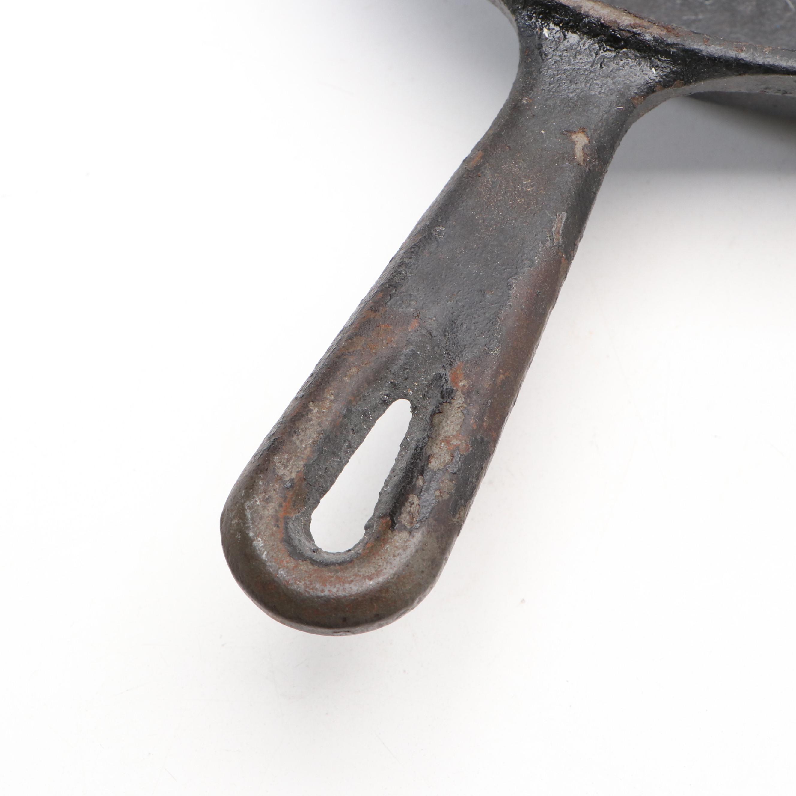 Classic Cast Iron Skillets and Other Iron Melting Pot, 20th Century