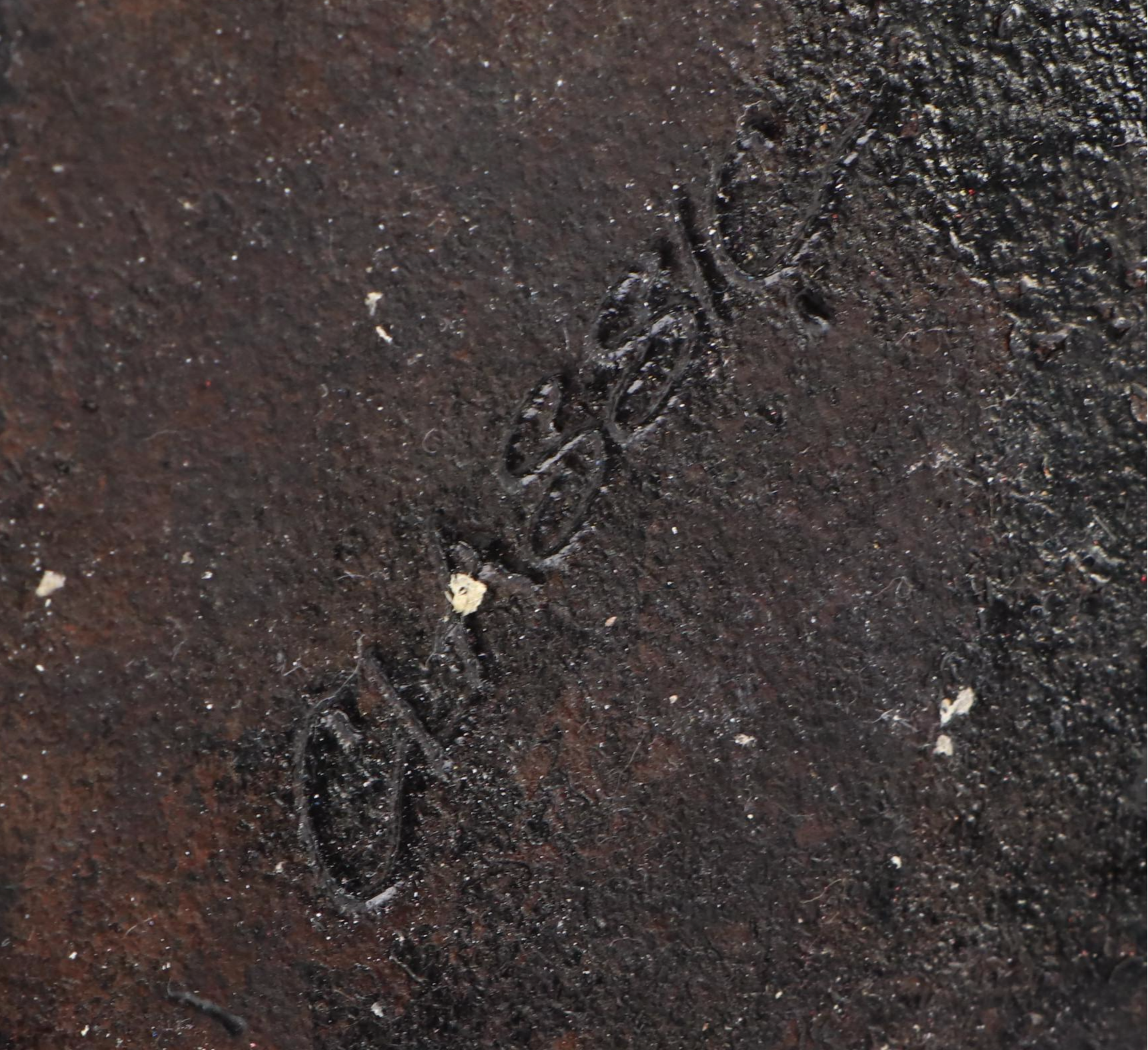 Classic Cast Iron Skillets and Other Iron Melting Pot, 20th Century