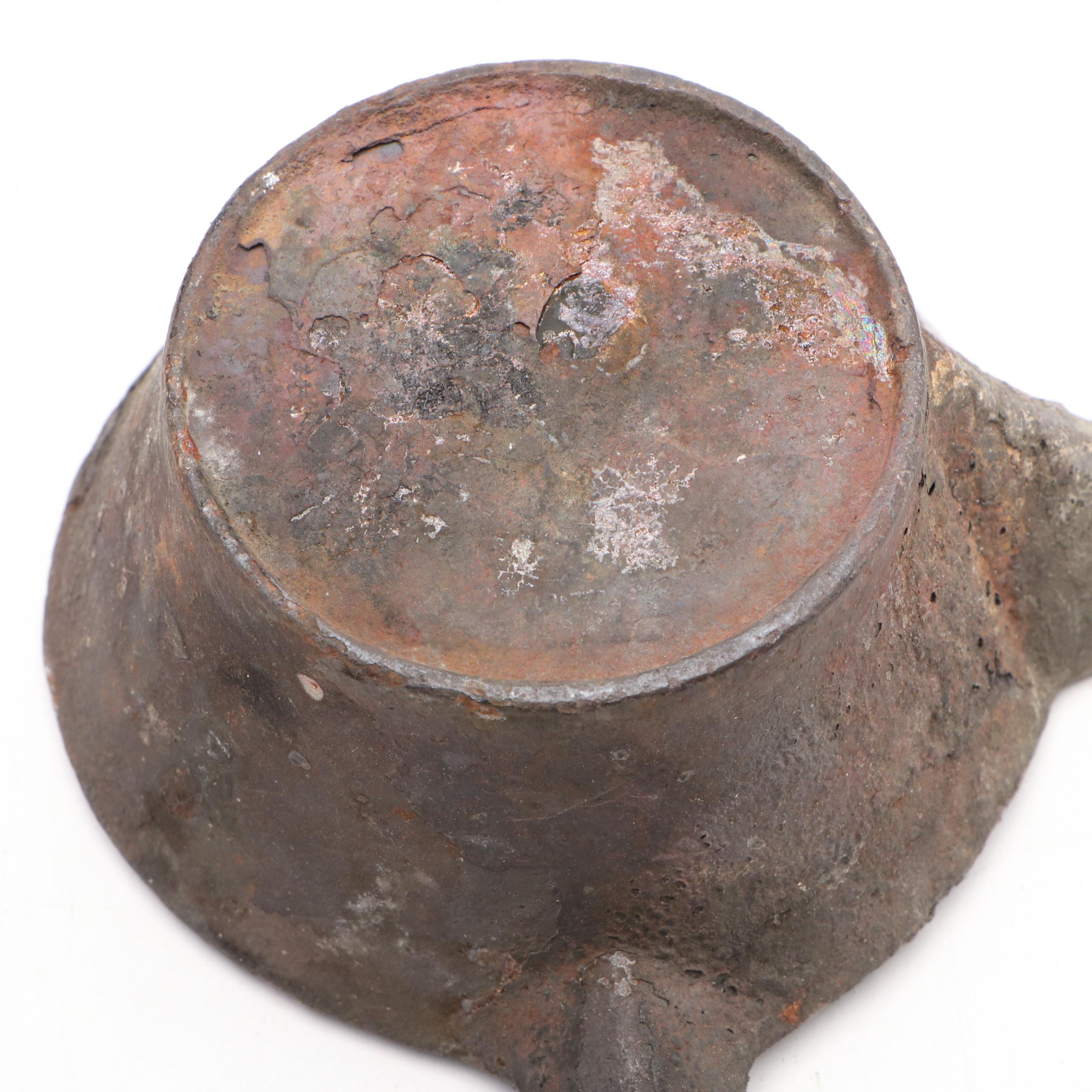 Classic Cast Iron Skillets and Other Iron Melting Pot, 20th Century