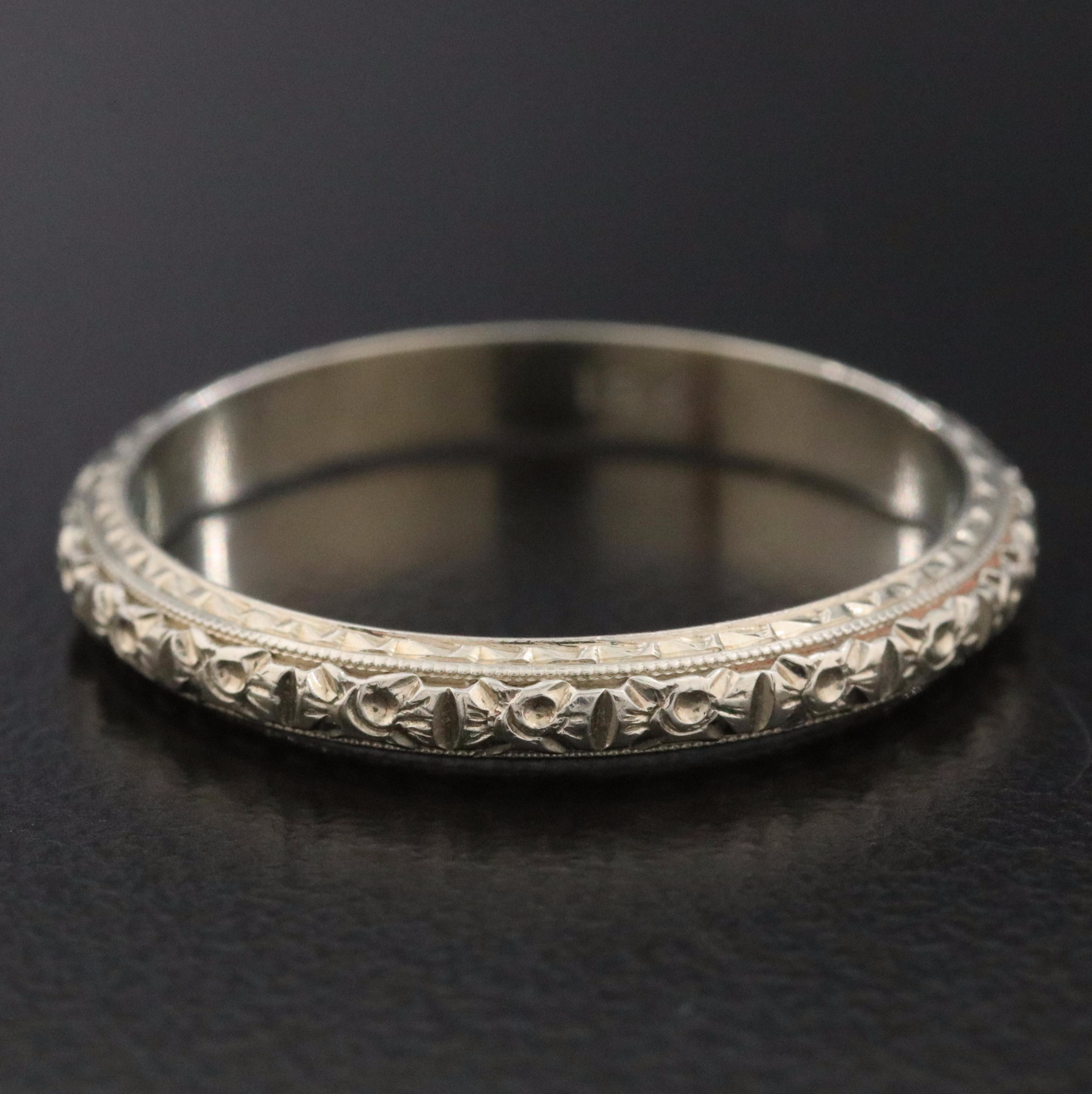 Vintage 18K Floral Pattern Band