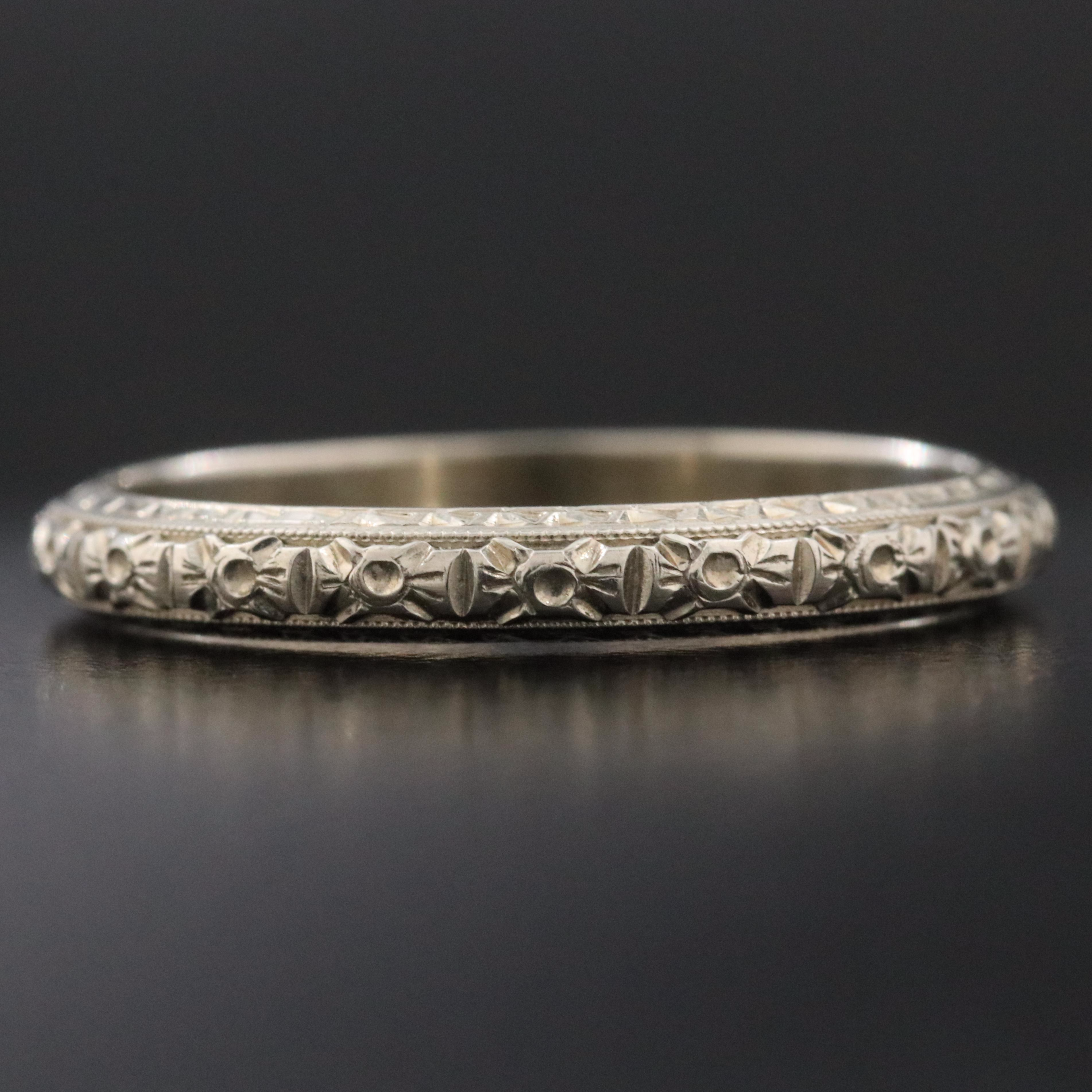 Vintage 18K Floral Pattern Band