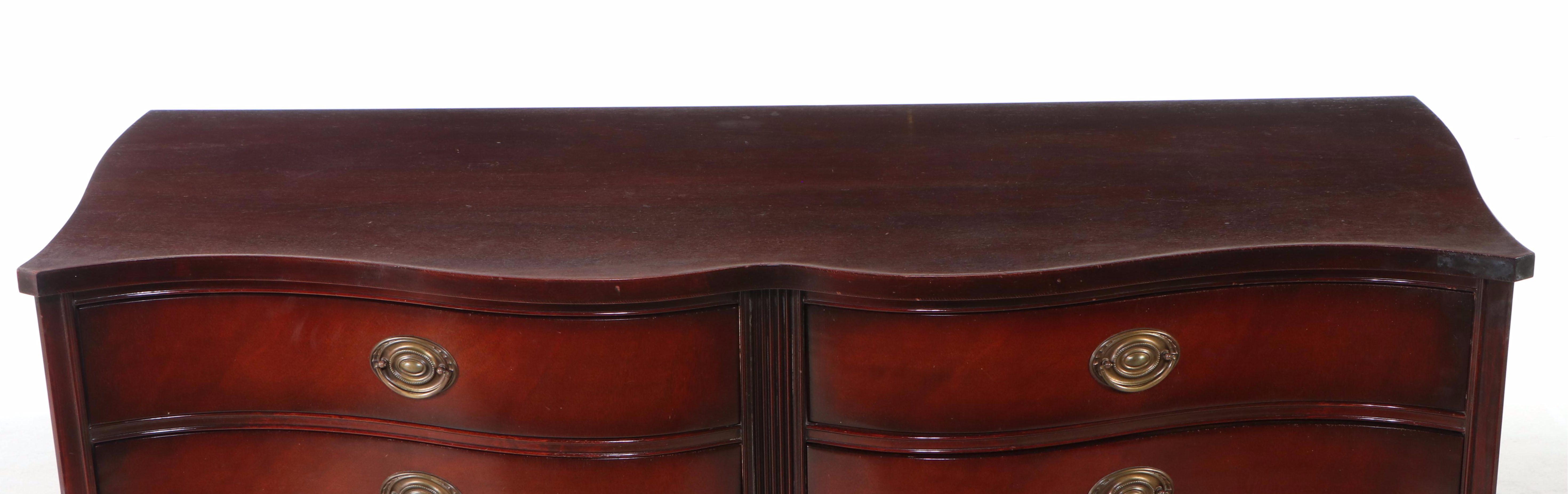 White Furniture Hepplewhite Style Mahogany Dresser with Mirror