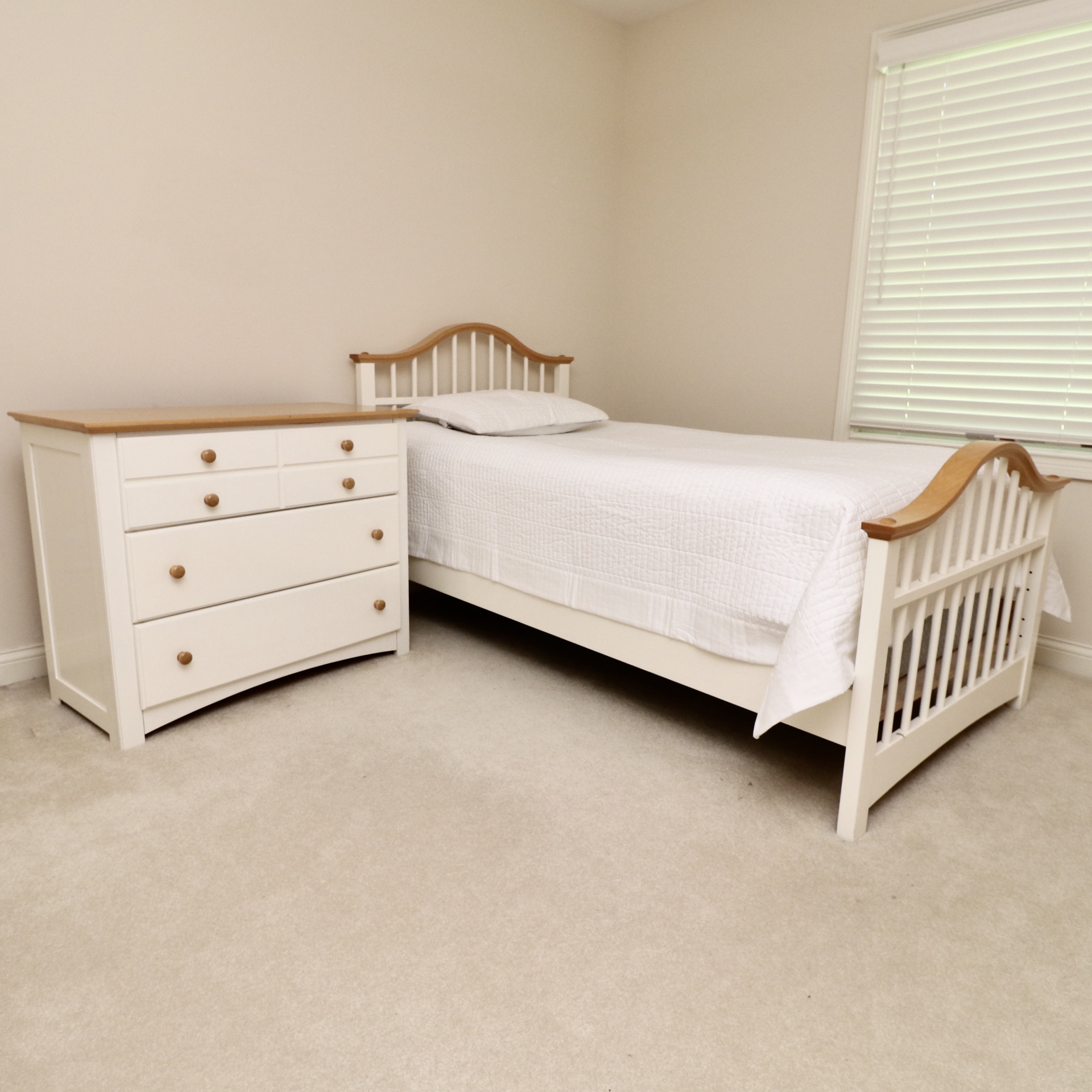 Child Craft Industries Parcel-Painted Twin Bedroom Suite and Real Simple Bedding