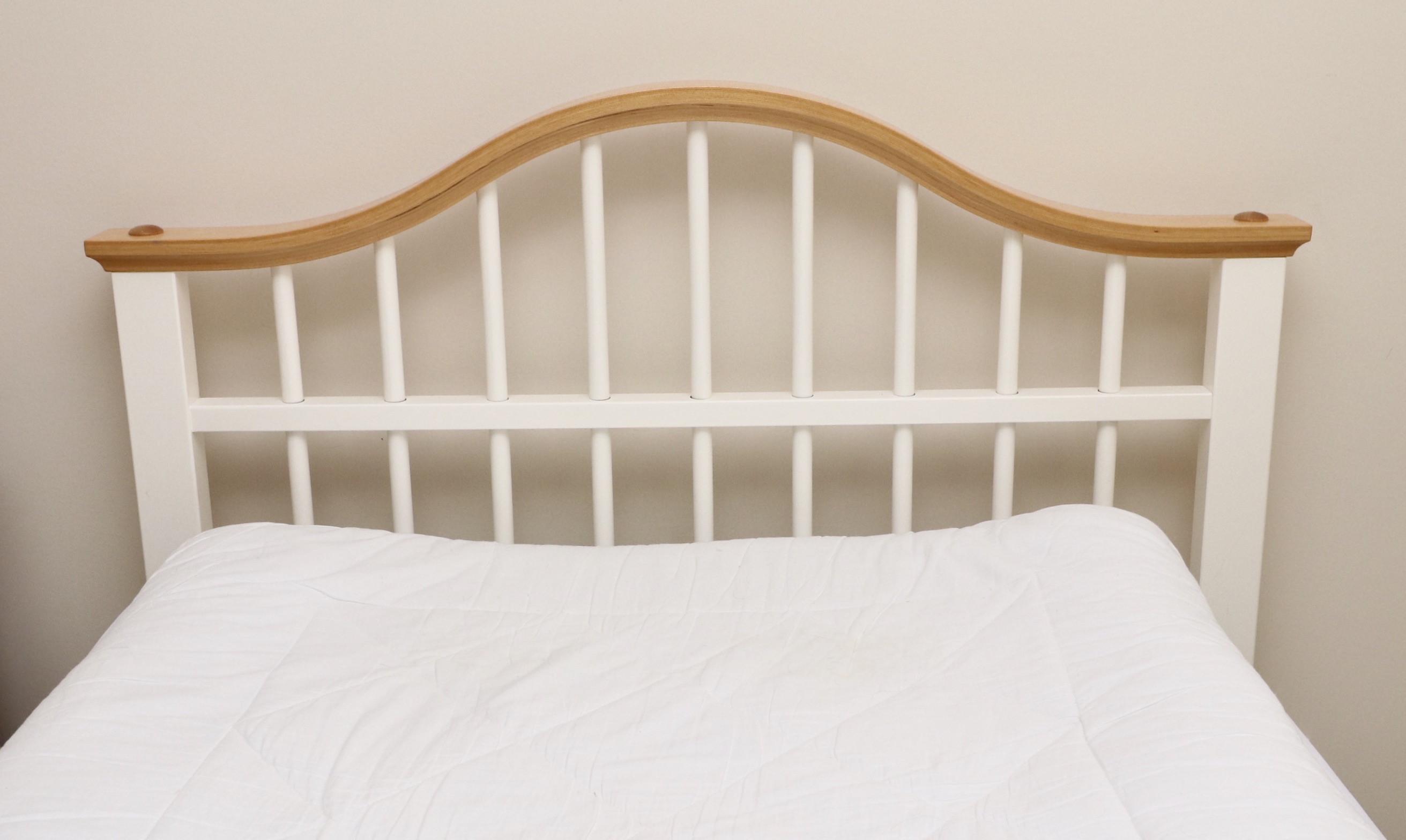 Child Craft Industries Parcel-Painted Twin Bedroom Suite and Real Simple Bedding