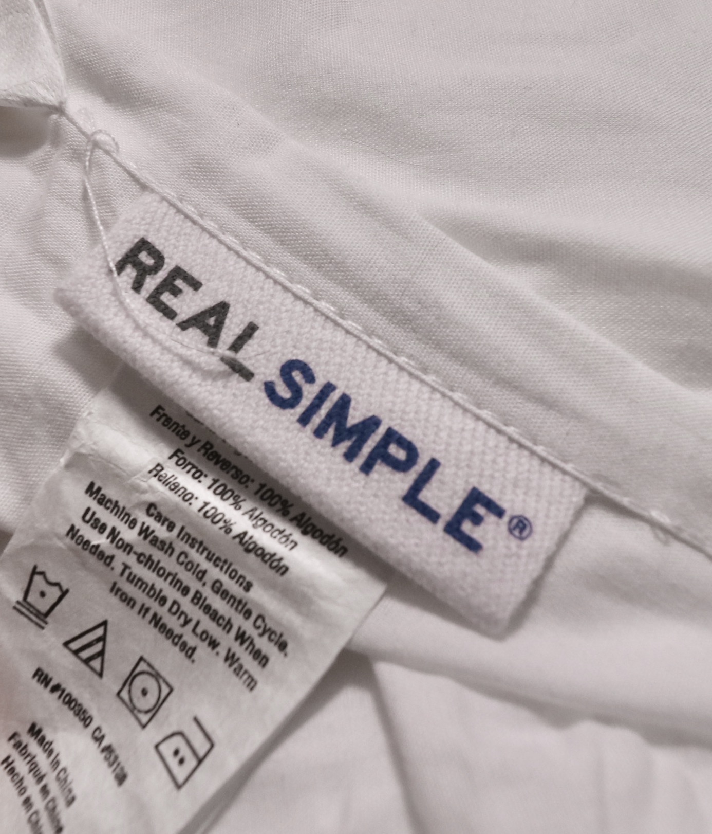 Child Craft Industries Parcel-Painted Twin Bedroom Suite and Real Simple Bedding