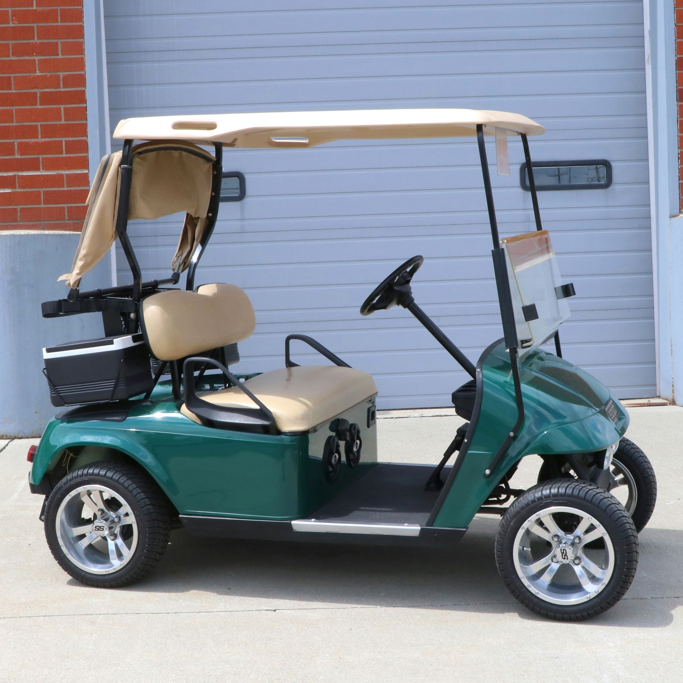 E-Z-GO Golf Cart