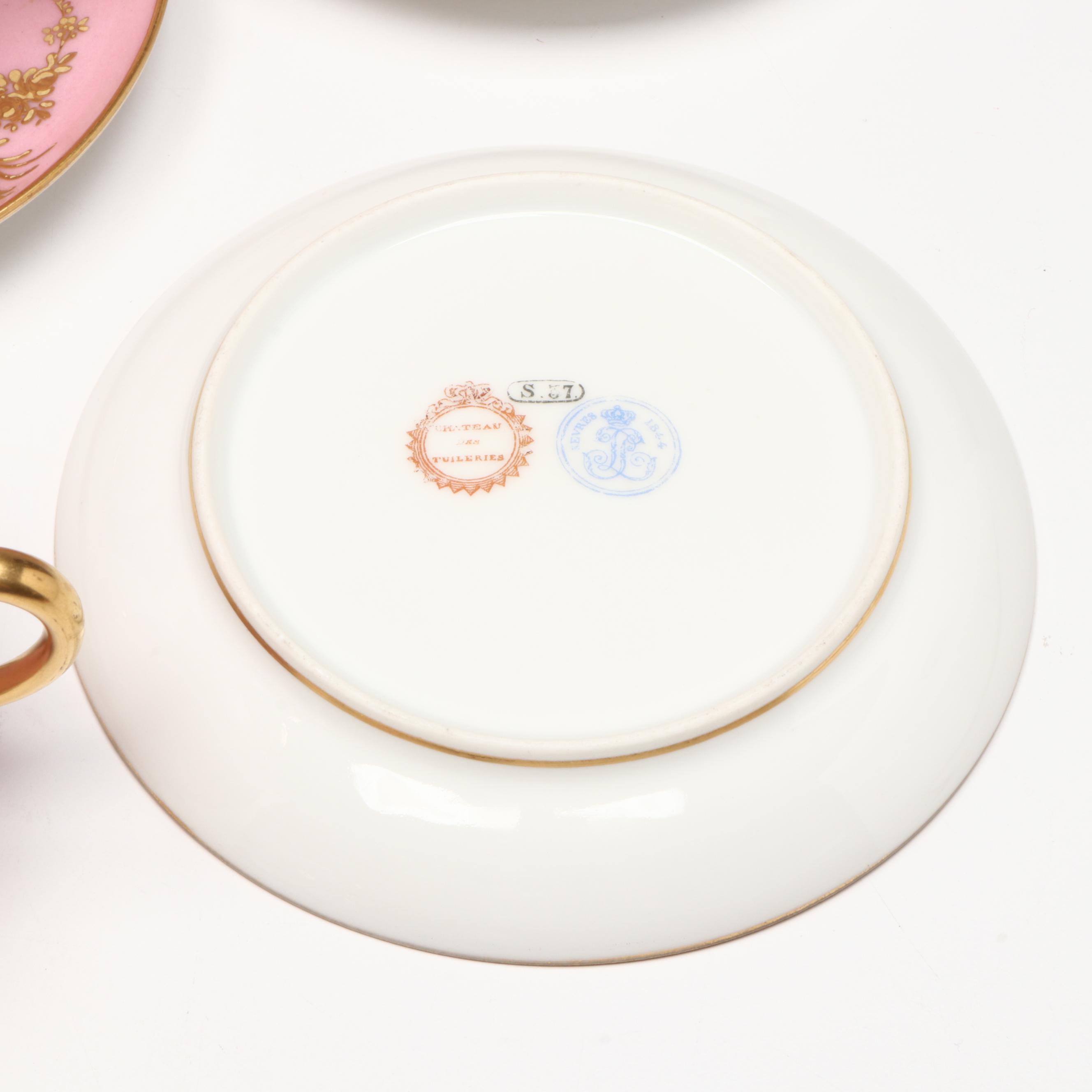 Sèvres Porcelain Fond Rose Portrait Tazza with Two Handled Cups and Saucers