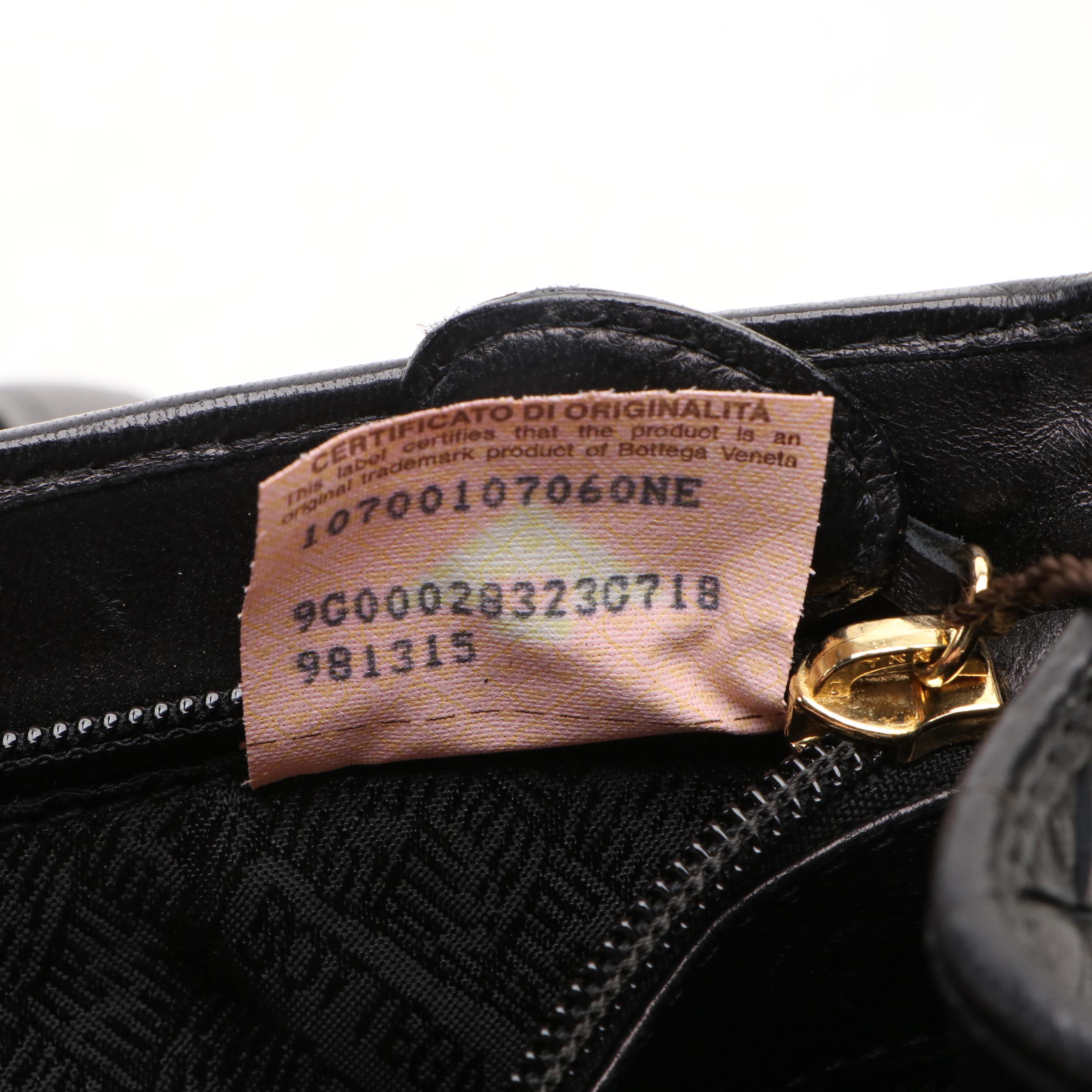 Bottega Veneta Vintage Shoulder Bag in Black Intrecciato Leather