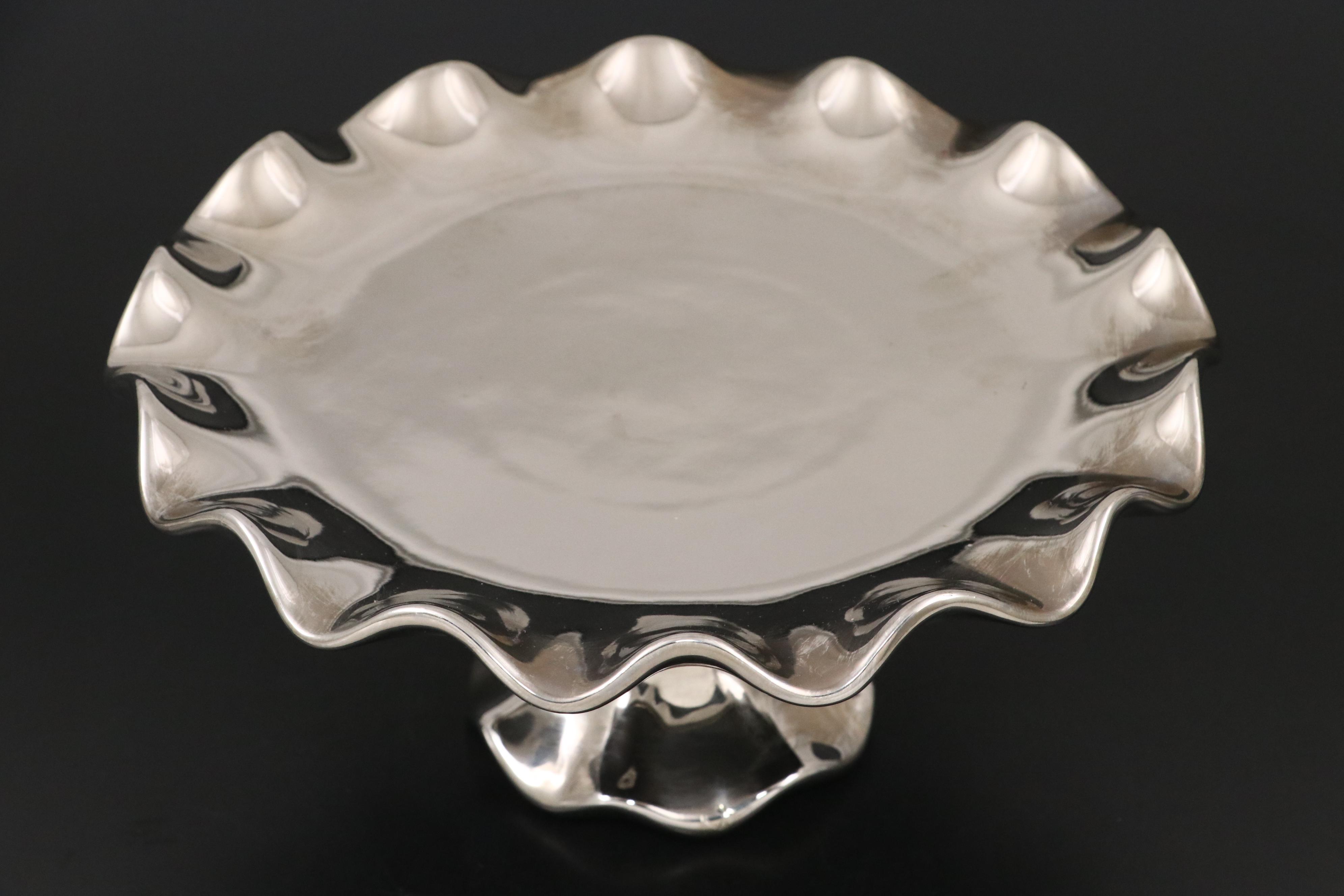 Oxford "Lexington" Bone China Dinnerware with Serena Bass Ceramic Stand