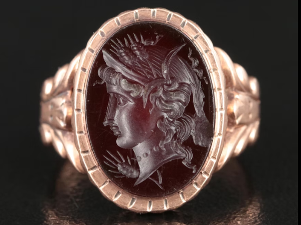 Vintage Fashion & Jewelry