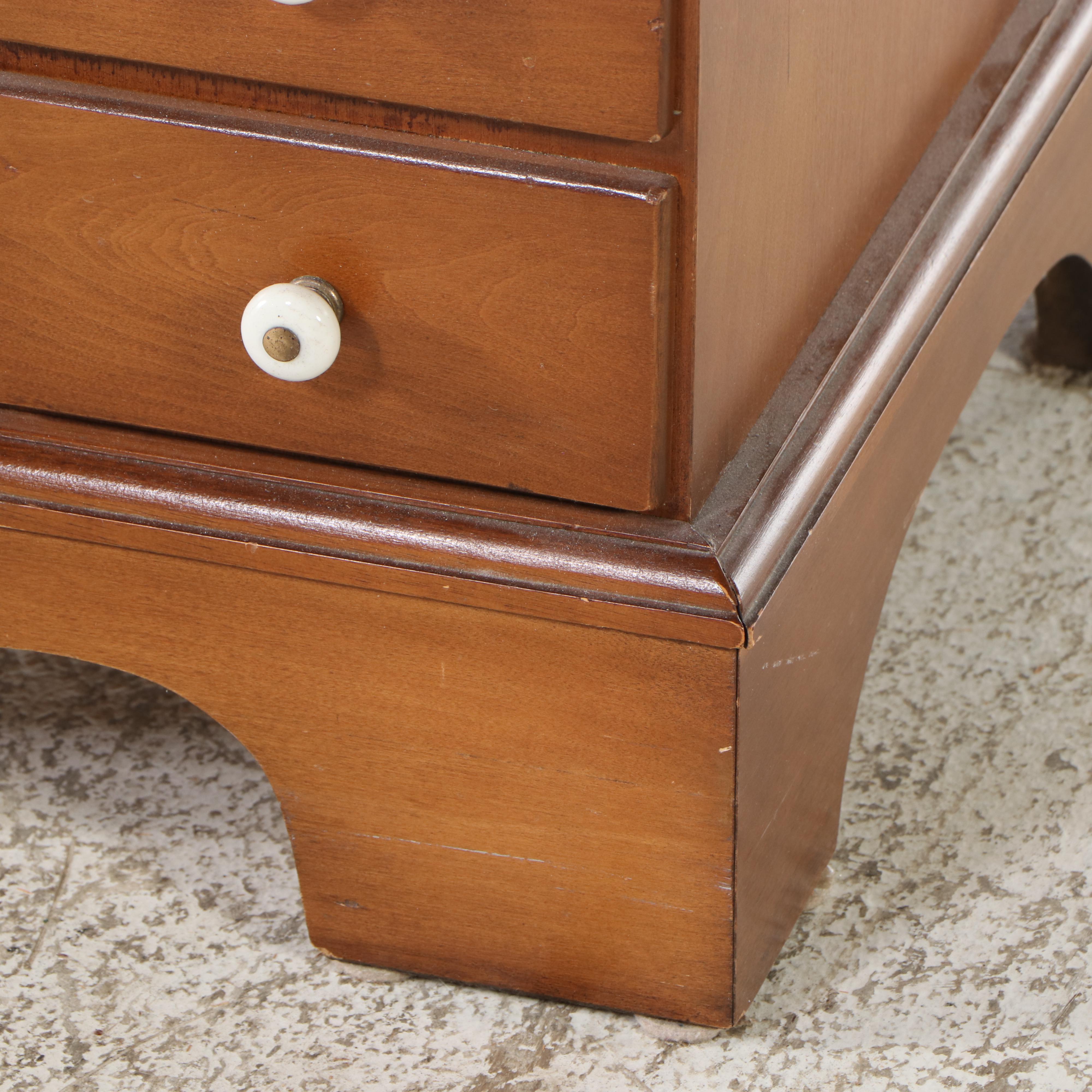 Lane "Aroma-Tite" Colonial Style Bench-Top Cedar-Lined Maple Blanket Chest