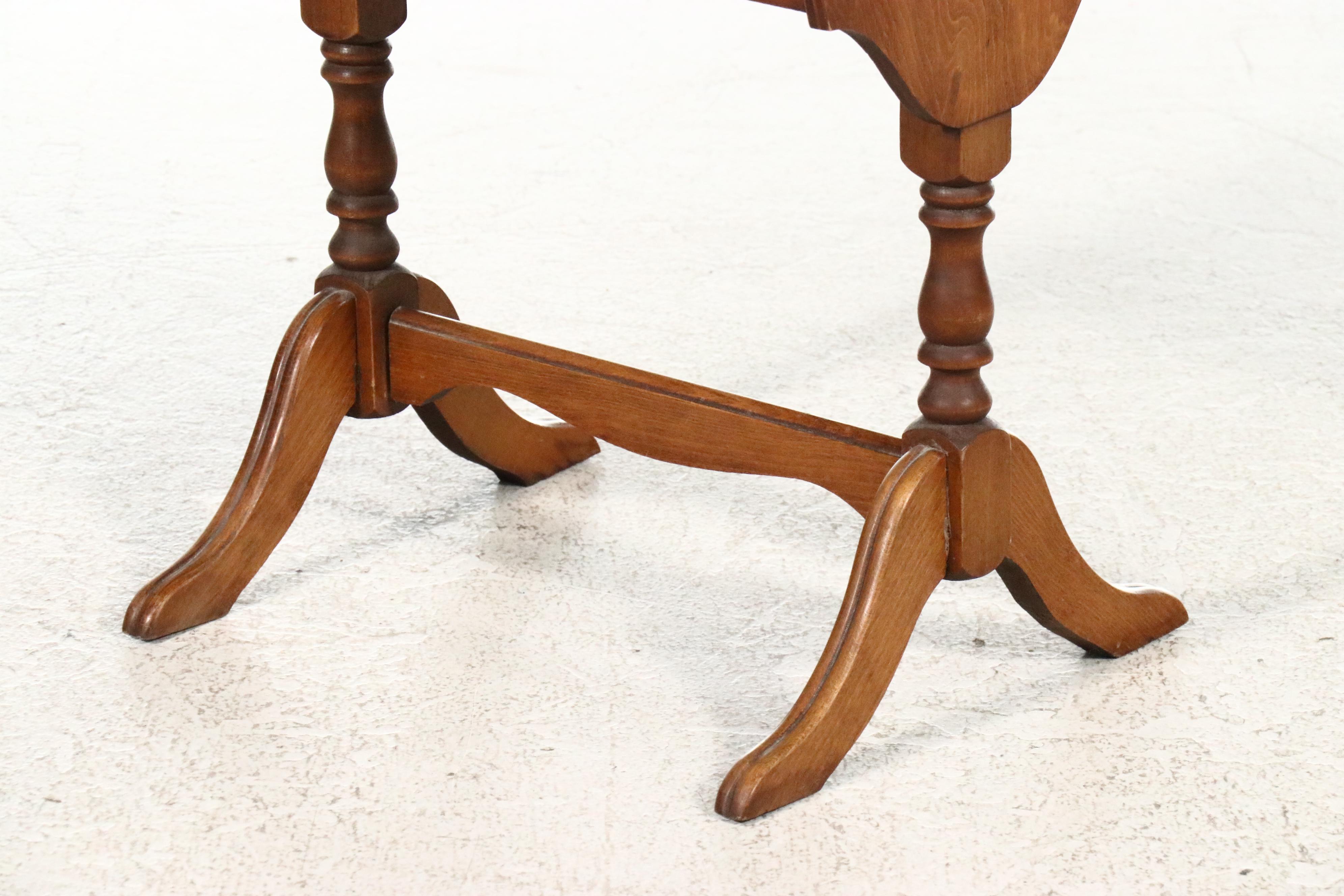 Maple Sewing Stand with Interior Tray, Mid to Late 20th Century