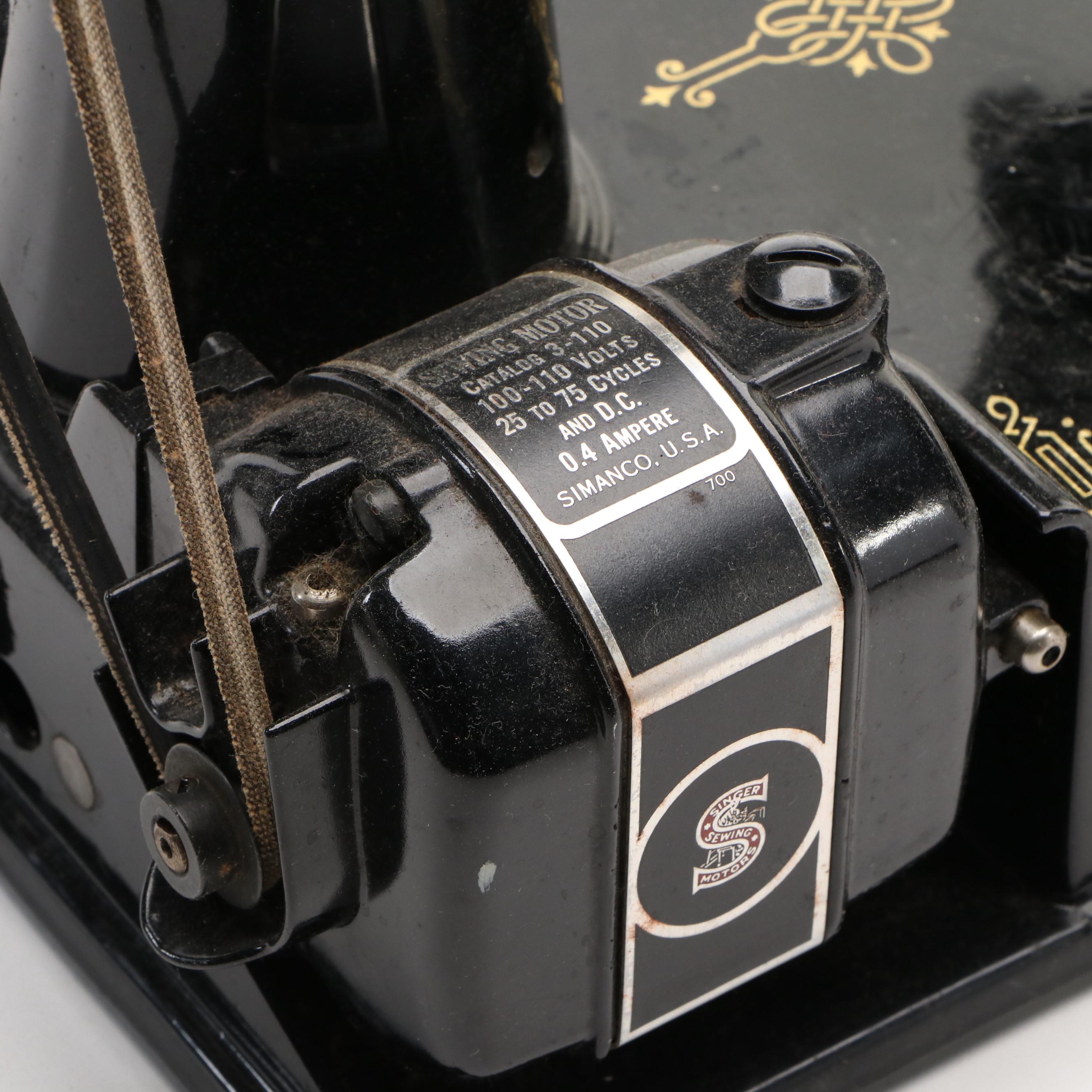 Singer Model 221 Featherweight Portable Sewing Machine with Case, 1936